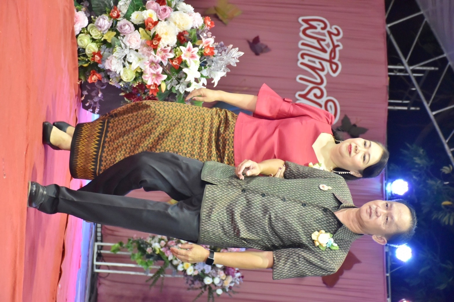 สุดปลื้ม งาน“ราตรีเส้นสายลายผ้ามหาสารคาม” ตระการตา โชว์ผ้าลายขอเจ้าฟ้าสิริวัณณวรีฯ ผ้าลายพระราชทานผ้าขิดลายนารีรัตนราชกัญญา ผ้าลายอัตลักษณ์สารคามสืบสานภูมิปัญญาการทอผ้าไทย