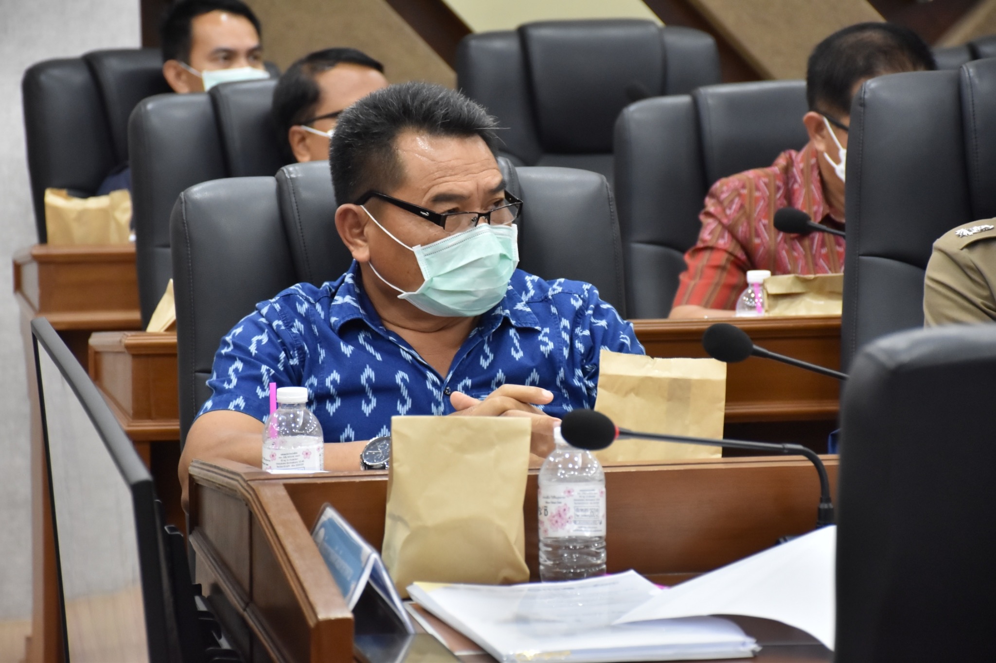 ผู้ว่าราชการจังหวัดมหาสารคาม ประชุมคณะกรรมการบริหารศูนย์อำนวยการขจัดความยากจนและพัฒนาคนทุกช่วงวัยอย่างยั่งยืนตามหลักปรัชญาของเศรษฐกิจพอเพียงจังหวัดมหาสารคาม (คจพ.จ) ครั้งที่ 5/2565