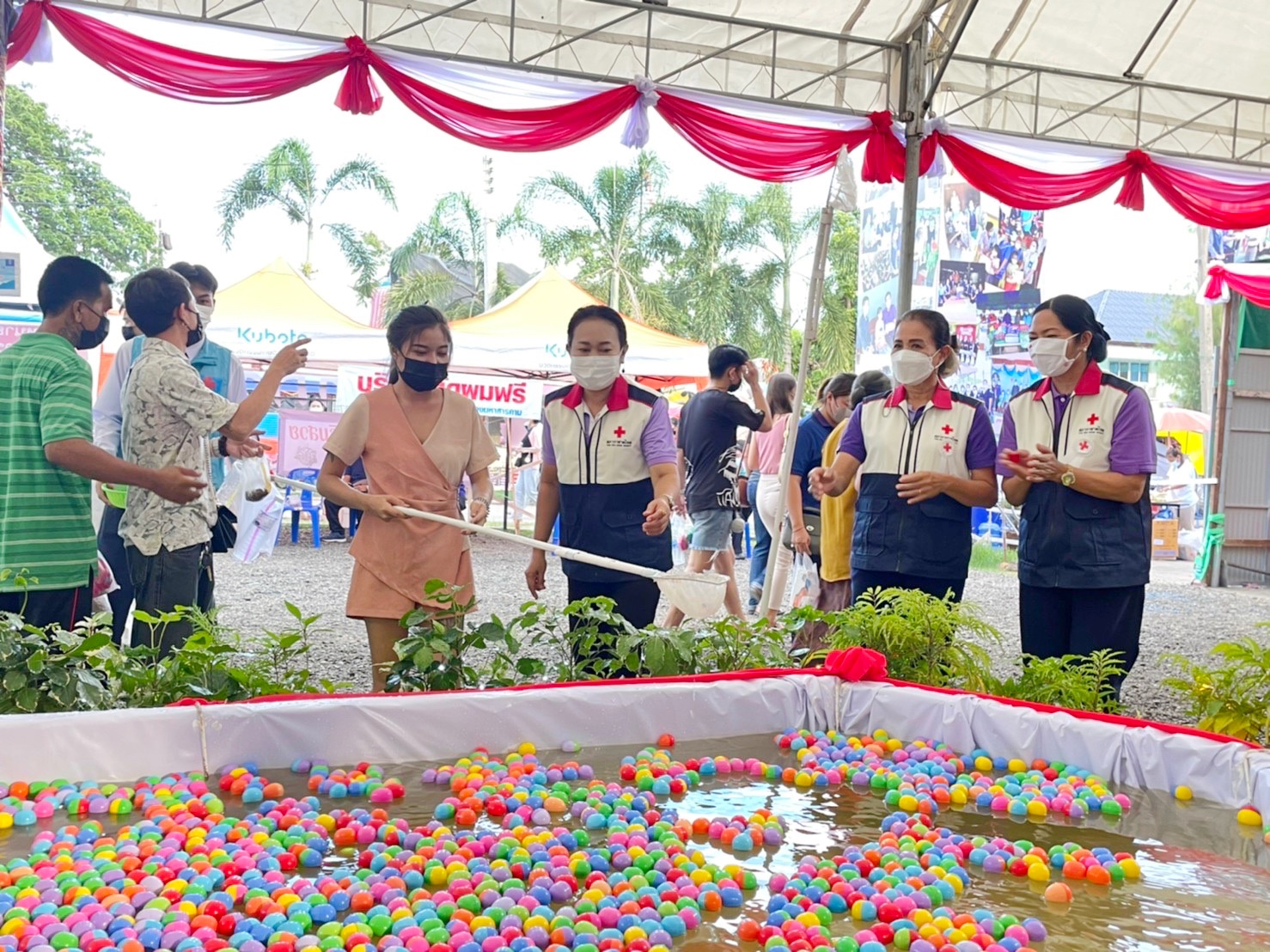 วันที่ 2 “งานกาชาดและมหกรรมมหาสารคามเมืองผลิตสินค้าดีก้าวสู่สากล” ประจำปี 2565