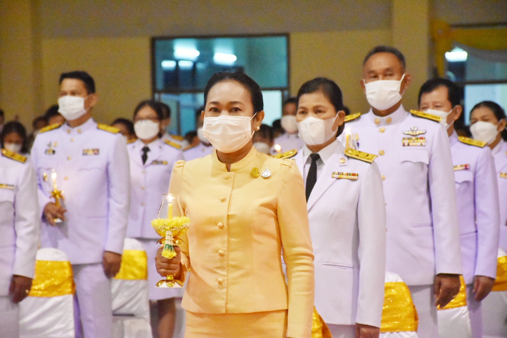 พช.มหาสารคาม ร่วมพิธีถวายเครื่องราชสักการะและจุดเทียนถวายพระพรชัยมงคล เฉลิมพระเกียรติพระบาทสมเด็จพระเจ้าอยู่หัว เนื่องในโอกาสวันเฉลิมพระชนมพรรษา 28 กรกฎาคม 2565