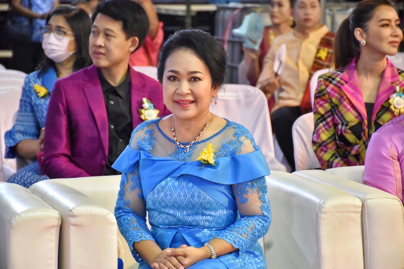 สุดปลื้ม งาน“ราตรีเส้นสายลายผ้ามหาสารคาม” ตระการตา โชว์ผ้าลายขอเจ้าฟ้าสิริวัณณวรีฯ ผ้าลายพระราชทานผ้าขิดลายนารีรัตนราชกัญญา ผ้าลายอัตลักษณ์สารคามสืบสานภูมิปัญญาการทอผ้าไทย