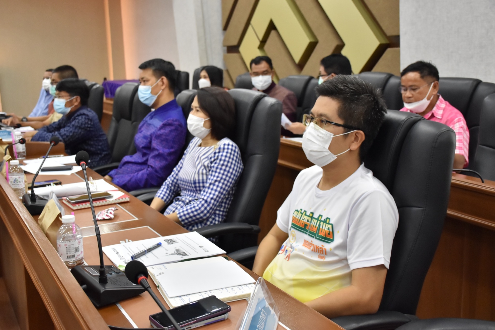 ผู้ว่าราชการจังหวัดมหาสารคาม ประชุมคณะกรรมการบริหารศูนย์อำนวยการขจัดความยากจนและพัฒนาคนทุกช่วงวัยอย่างยั่งยืนตามหลักปรัชญาของเศรษฐกิจพอเพียงจังหวัดมหาสารคาม (คจพ.จ) ครั้งที่ 5/2565