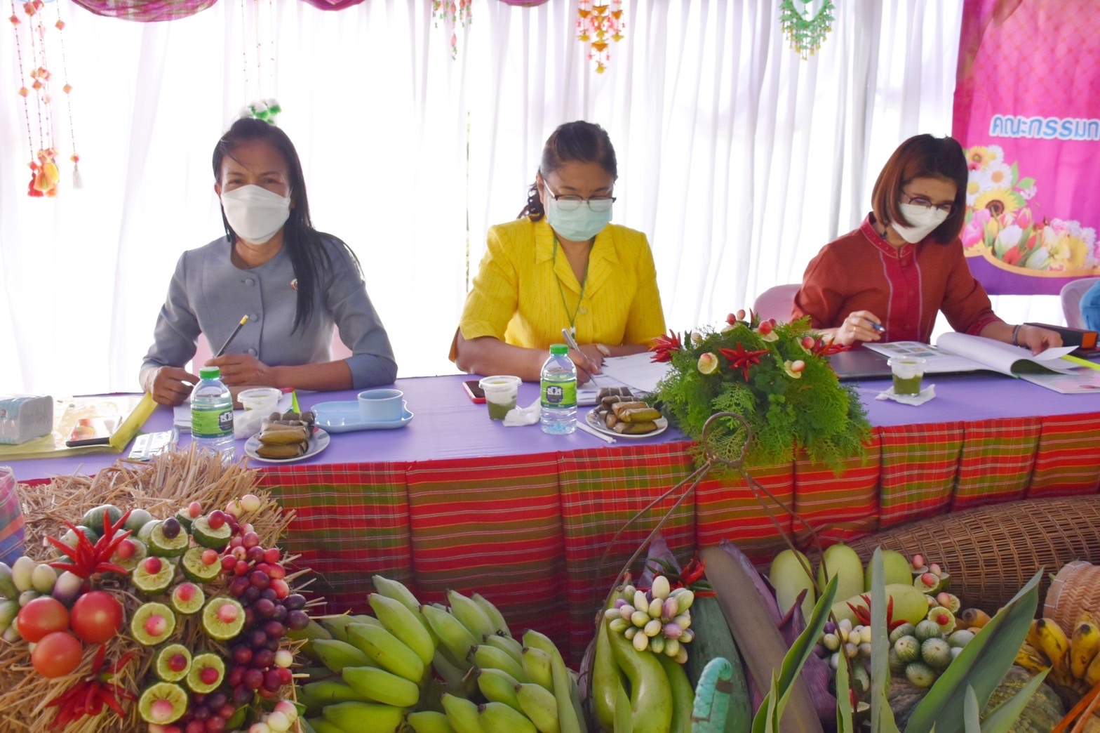 จังหวัดมหาสารคาม ผนึกกำลังส่วนราชการและภาคีพัฒนา ร่วมคัดสรรหมู่บ้านเศรษฐกิจพอเพียง “อยู่เย็น เป็นสุข” และตำบลเข้มแข็งตามหลักปรัชญาของเศรษฐกิจพอเพียง ดีเด่น ระดับจังหวัด ประจำปี 2565