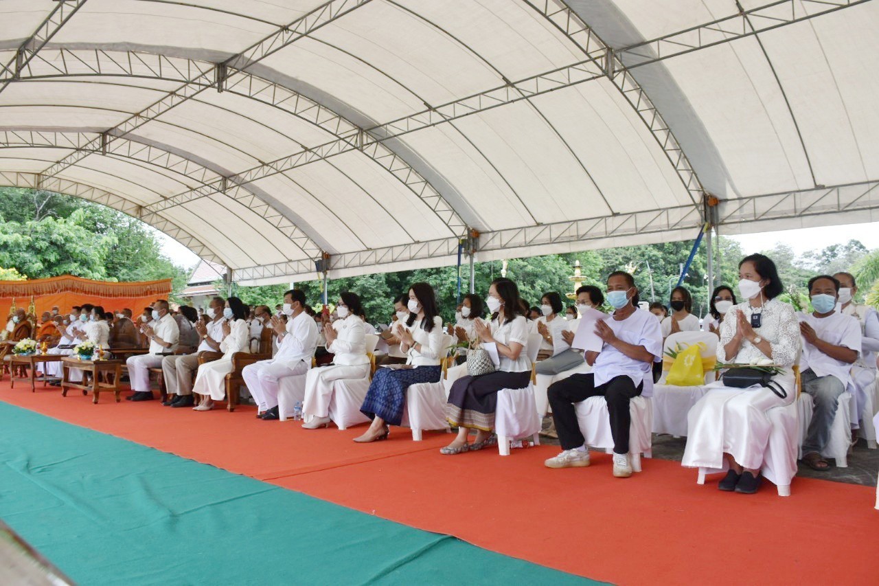 พช.มหาสารคาม ร่วมกิจกรรมส่งเสริมพระพุทธศาสนา เนื่องในเทศกาลวันอาสาฬหบูชาและเข้าพรรษา ประจำปี 2565 ณ พระบรมธาตุนาดูน