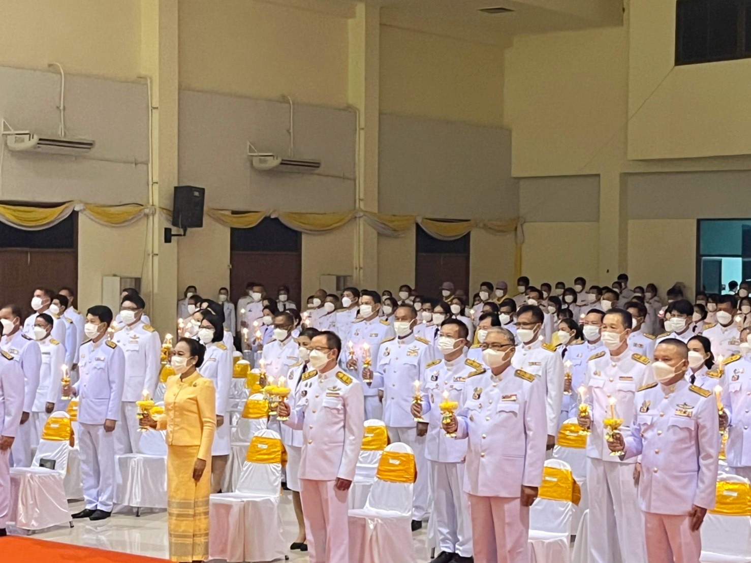 พช.มหาสารคาม ร่วมพิธีถวายเครื่องราชสักการะและจุดเทียนถวายพระพรชัยมงคล เฉลิมพระเกียรติพระบาทสมเด็จพระเจ้าอยู่หัว เนื่องในโอกาสวันเฉลิมพระชนมพรรษา 28 กรกฎาคม 2565