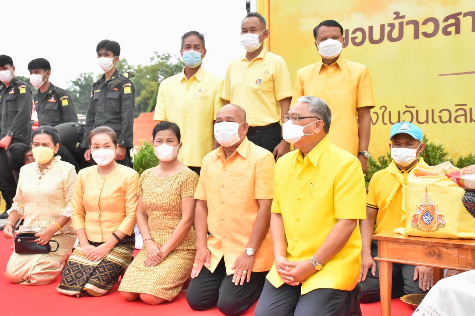 จังหวัดมหาสารคาม ร่วมมอบความสุขให้กับพี่น้องประชาชน ณ วัดป่าวังน้ำเย็น