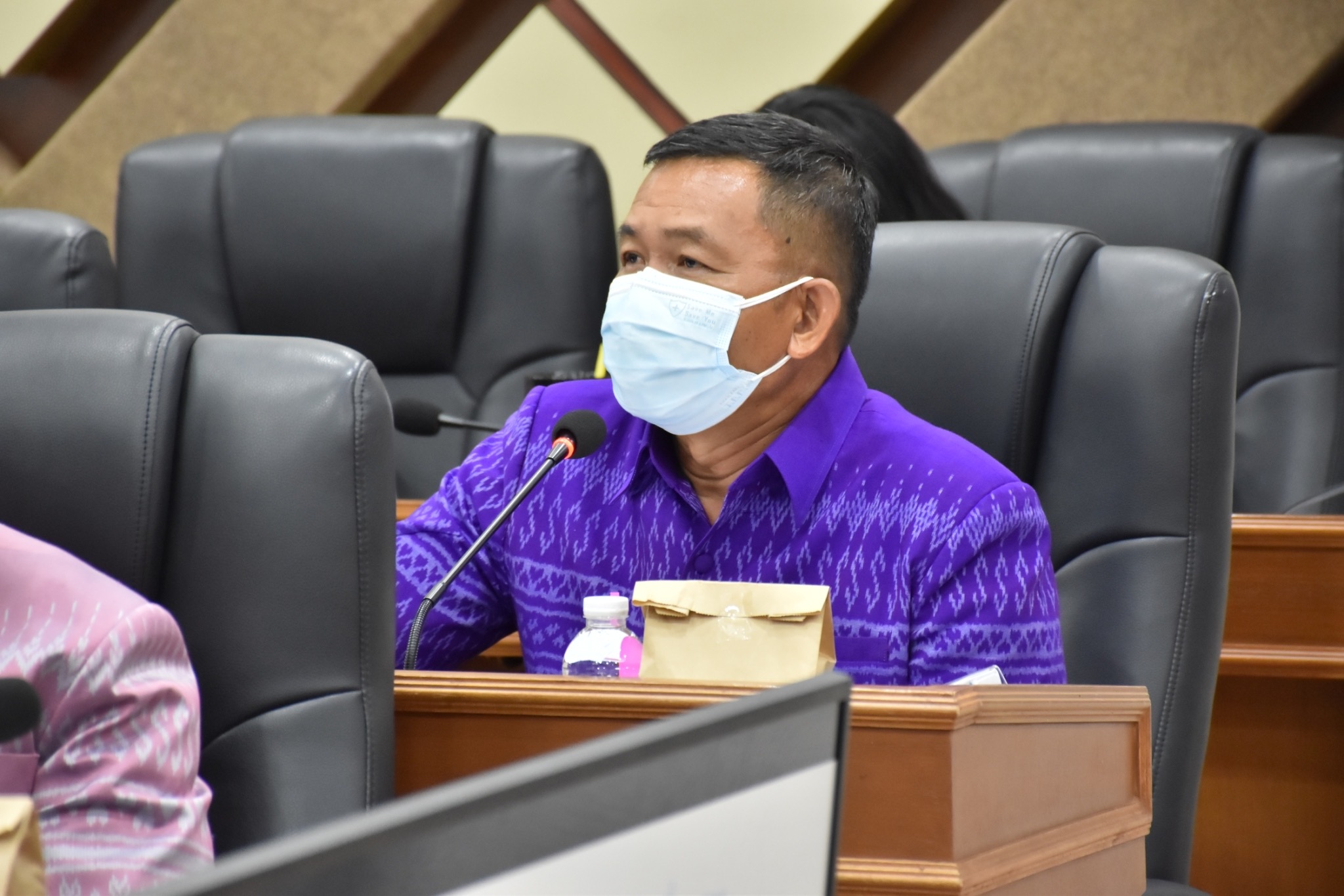 ผู้ว่าราชการจังหวัดมหาสารคาม ประชุมคณะกรรมการบริหารศูนย์อำนวยการขจัดความยากจนและพัฒนาคนทุกช่วงวัยอย่างยั่งยืนตามหลักปรัชญาของเศรษฐกิจพอเพียงจังหวัดมหาสารคาม (คจพ.จ) ครั้งที่ 5/2565