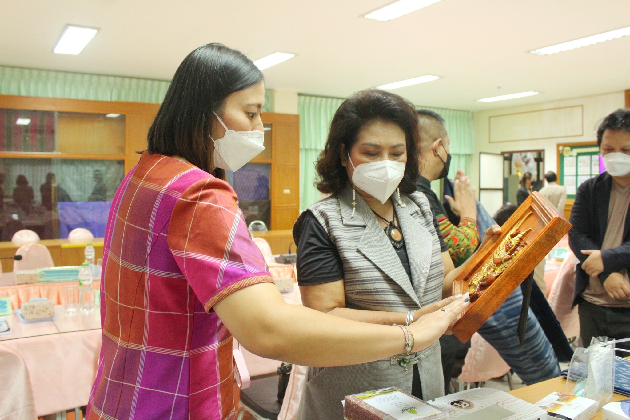 พช.มหาสารคามประชุมคณะกรรมการเครือข่ายองค์ความรู้ (Knowledge-Based OTOP : KBO) จังหวัดมหาสารคาม ตามโครงการส่งเสริมเครือข่ายองค์ความรู้ (Knowedge-Based OTOP) ประจำปีงบประมาณ พ.ศ. ๒๕๖๕ ครั้งที่ ๑/๒๕๖๕