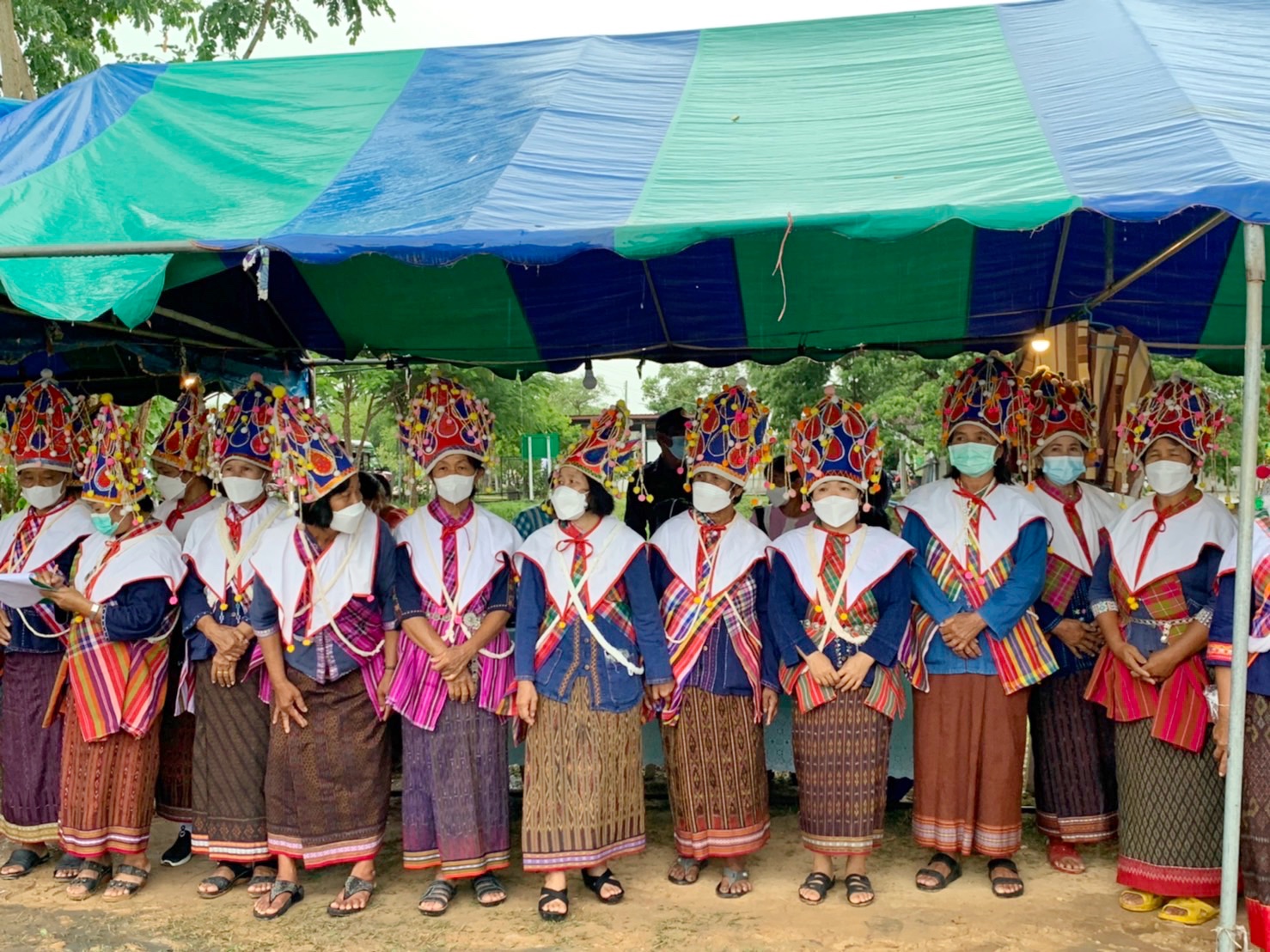 พช.มหาสารคาม ร่วมพิธีเปิดงาน “เทศกาล คักแท้แกดำ ฟังลำเพลิน เดินสะพาน”