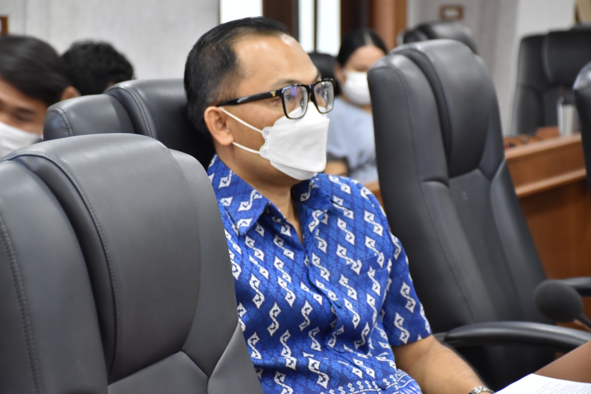 ผู้ว่าราชการจังหวัดมหาสารคาม ประชุมคณะกรรมการบริหารศูนย์อำนวยการขจัดความยากจนและพัฒนาคนทุกช่วงวัยอย่างยั่งยืนตามหลักปรัชญาของเศรษฐกิจพอเพียงจังหวัดมหาสารคาม (คจพ.จ) ครั้งที่ 5/2565
