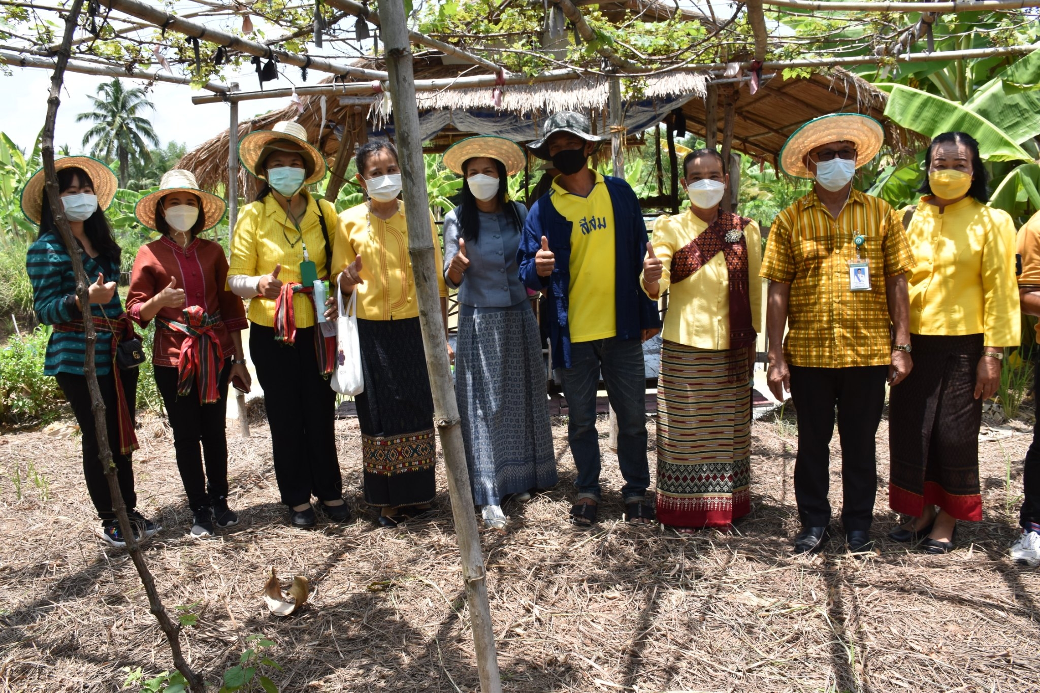 จังหวัดมหาสารคาม ผนึกกำลังส่วนราชการและภาคีพัฒนา ร่วมคัดสรรหมู่บ้านเศรษฐกิจพอเพียง “อยู่เย็น เป็นสุข” และตำบลเข้มแข็งตามหลักปรัชญาของเศรษฐกิจพอเพียง ดีเด่น ระดับจังหวัด ประจำปี 2565