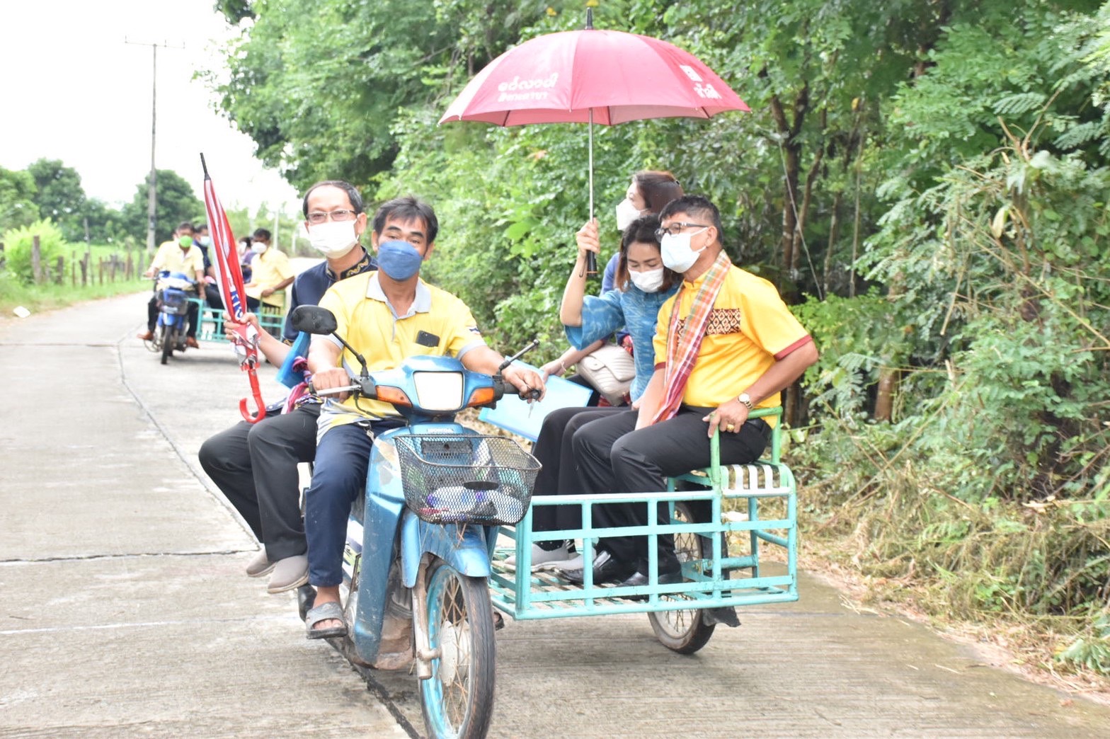 พช.มหาสารคาม ร่วมกับส่วนราชการ ภาคี เครือข่าย ดำเนินการประกวดหมู่บ้านมั่นคงปลอดภัย ร่วมใจปลูกผัก เพื่อคัดเลือกหมู่บ้านต้นแบบ ระดับจังหวัด ประจำปี 2565