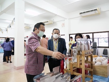 จังหวัดมหาสารคาม ร่วมประชุมเชิงปฏิบัติการพัฒนากลไกขับเคลื่อนการพัฒนาเศรษฐกิจฐานราก ภายใต้โครงการส่งเสริมการพัฒนากลไกและโครงสร้างดูดซับมูลค่าทางเศรษฐกิจและการกระจายรายได้กลับสู่ท้องถิ่น
