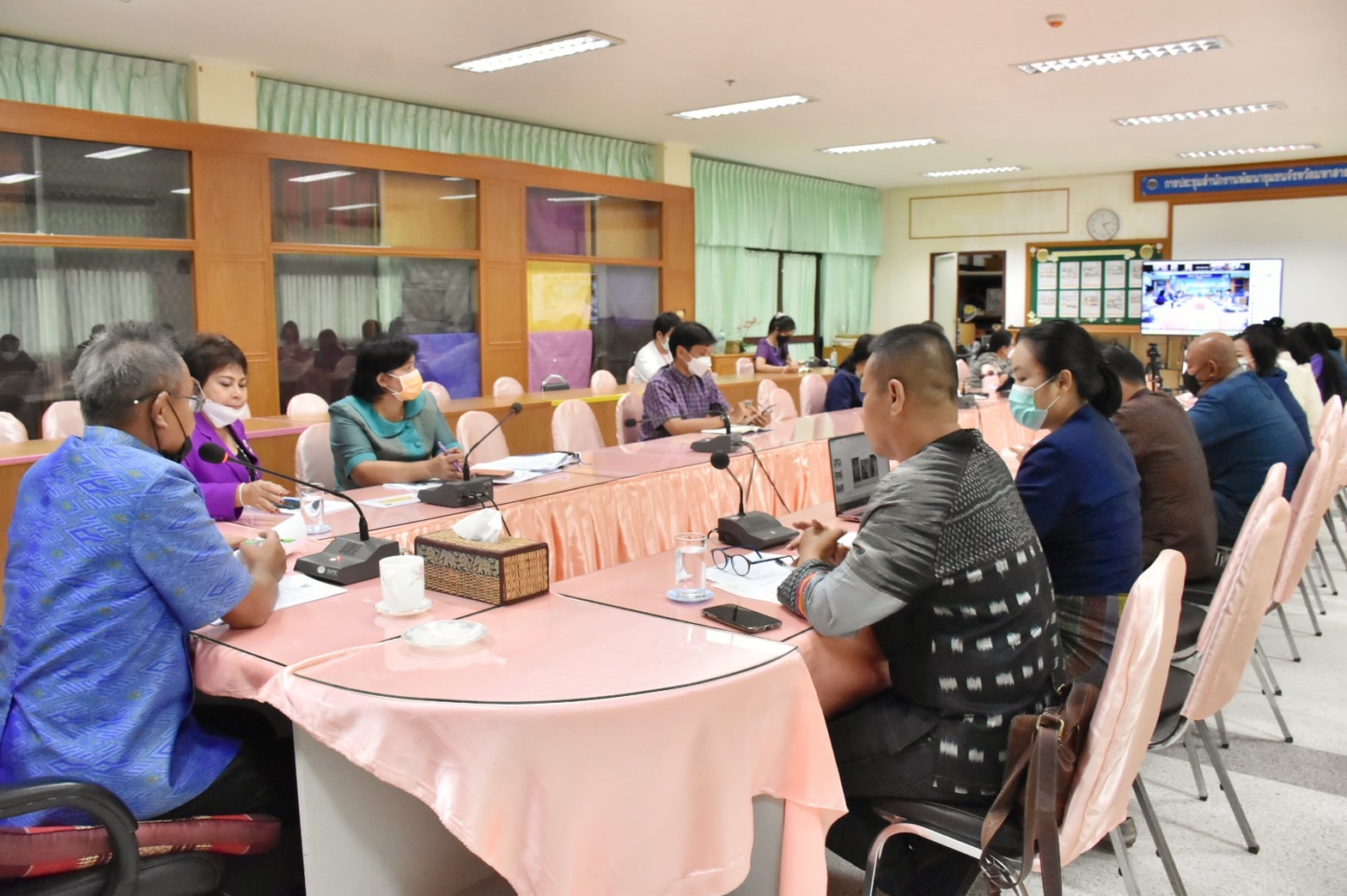 พช.มหาสารคาม ประชุมเพื่อระดมความคิดจัดงาน เส้นสายลายผ้า ภายในงานกาชาดจังหวัดมหาสารคาม