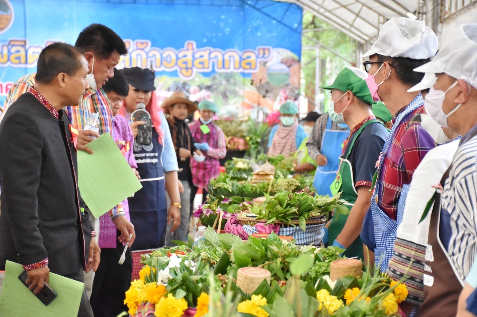 ชาวมหาสารคาม “ชม ชิม ชอป” ในงานกาชาดและงานมหกรรมมหาสารคามเมืองผลิตสินค้าดีก้าวสู่สากล” ประจำปี 2565 พร้อมลุ้นรับรางวัลใหญ่ร้านมัจฉากาชาด