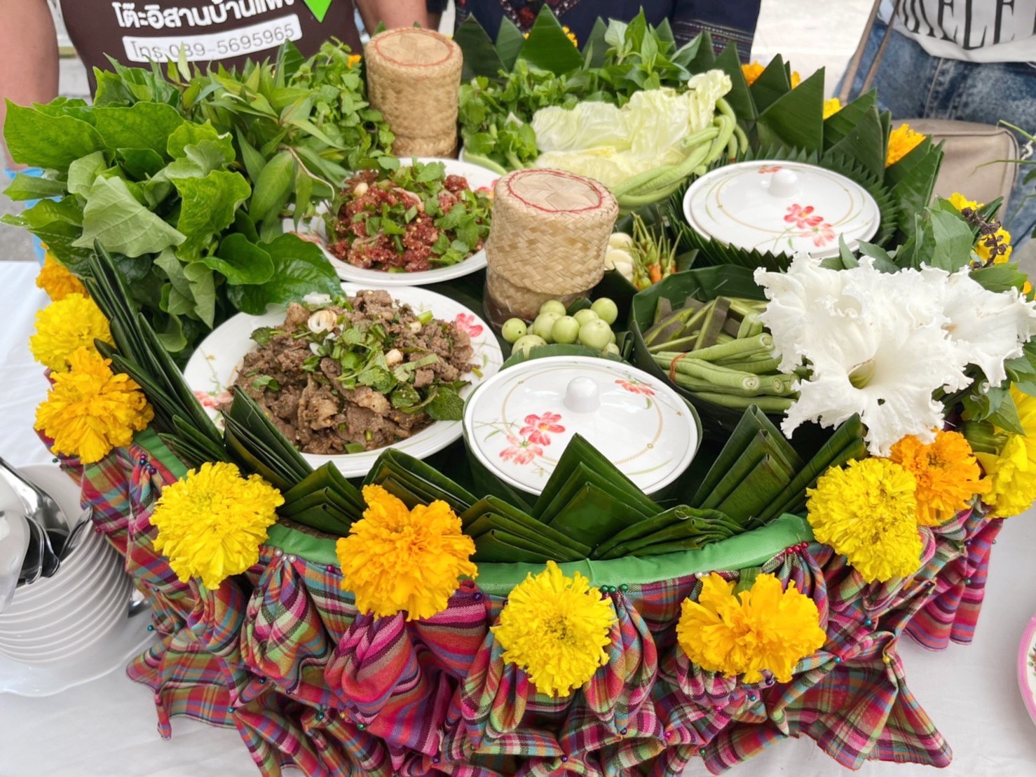 ชาวมหาสารคาม “ชม ชิม ชอป” ในงานกาชาดและงานมหกรรมมหาสารคามเมืองผลิตสินค้าดีก้าวสู่สากล” ประจำปี 2565 พร้อมลุ้นรับรางวัลใหญ่ร้านมัจฉากาชาด