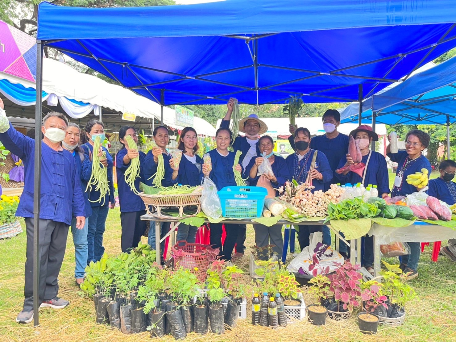 ชาวมหาสารคาม “ชม ชิม ชอป” ในงานกาชาดและงานมหกรรมมหาสารคามเมืองผลิตสินค้าดีก้าวสู่สากล” ประจำปี 2565 พร้อมลุ้นรับรางวัลใหญ่ร้านมัจฉากาชาด