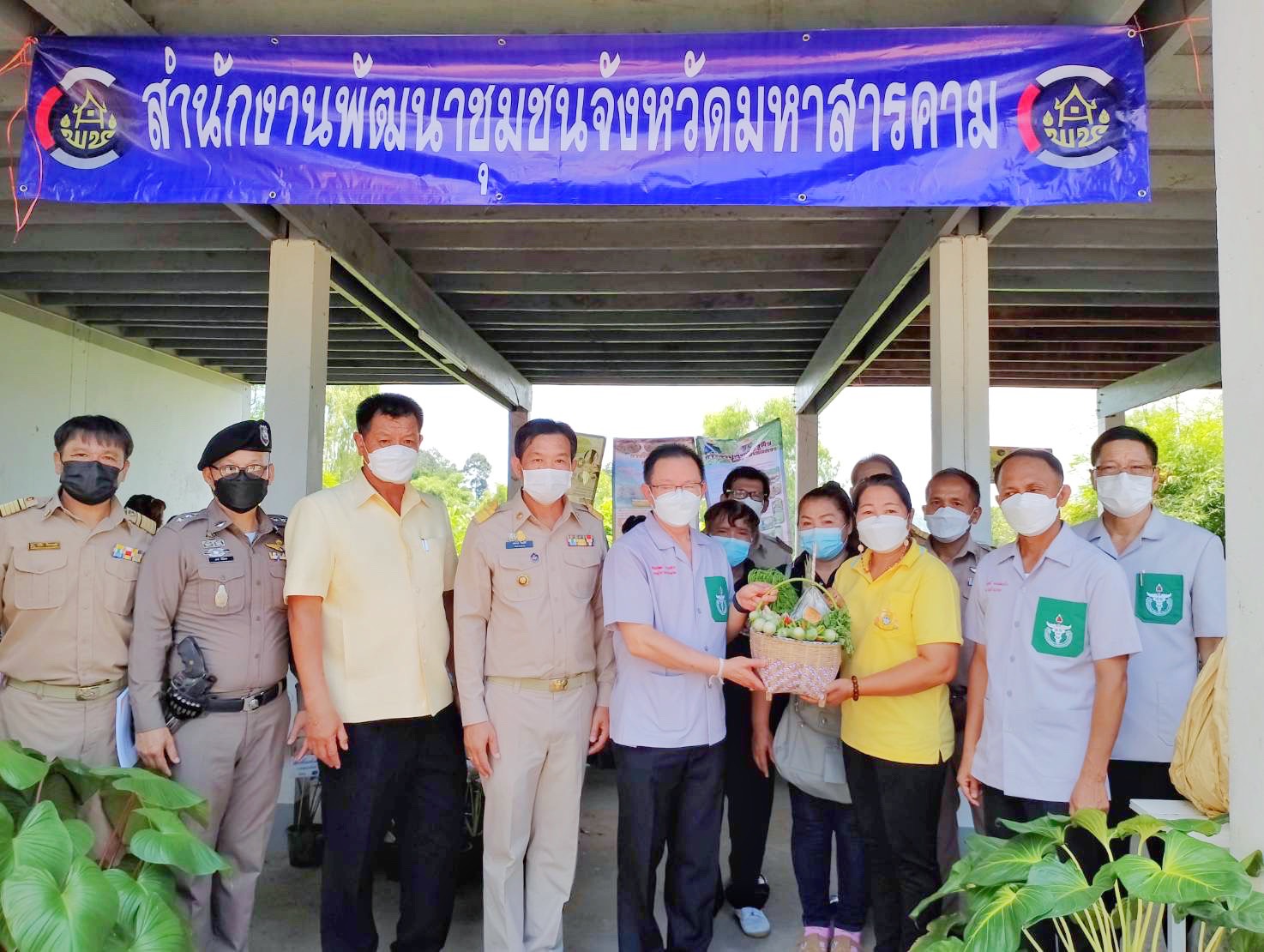 พช.มหาสารคาม ร่วมโครงการปกป้องและเชิดชูสถาบันพระมหากษัตริย์ และหน่วยบำบัดทุกข์ บำรุงสุข สร้างรอยยิ้มให้ประชาชน จ.มหาสารคาม (จังหวัดเคลื่อนที่ ) ประจำเดือน ก.ค. 2565