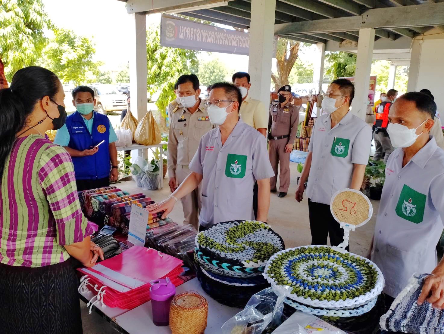 พช.มหาสารคาม ร่วมโครงการปกป้องและเชิดชูสถาบันพระมหากษัตริย์ และหน่วยบำบัดทุกข์ บำรุงสุข สร้างรอยยิ้มให้ประชาชน จ.มหาสารคาม (จังหวัดเคลื่อนที่ ) ประจำเดือน ก.ค. 2565