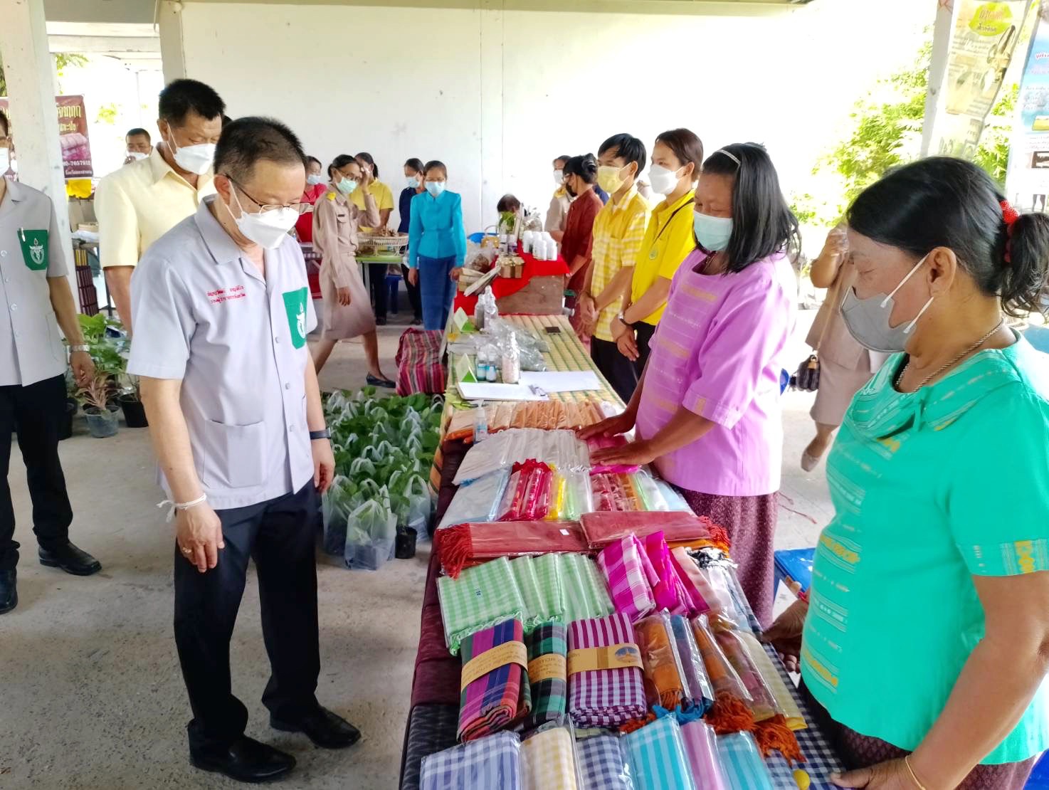 พช.มหาสารคาม ร่วมโครงการปกป้องและเชิดชูสถาบันพระมหากษัตริย์ และหน่วยบำบัดทุกข์ บำรุงสุข สร้างรอยยิ้มให้ประชาชน จ.มหาสารคาม (จังหวัดเคลื่อนที่ ) ประจำเดือน ก.ค. 2565