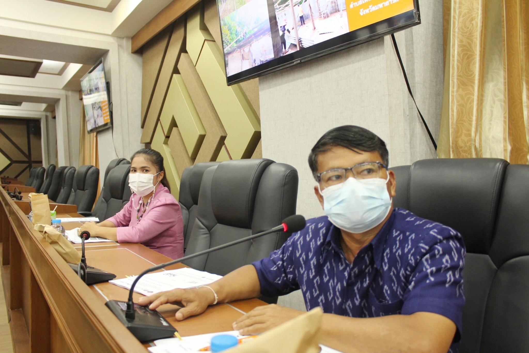ผู้ว่าราชการจังหวัดมหาสารคาม ประชุมคณะกรรมการบริหารศูนย์อำนวยการขจัดความยากจนและพัฒนาคนทุกช่วงวัยอย่างยั่งยืนตามหลักปรัชญาของเศรษฐกิจพอเพียงจังหวัดมหาสารคาม (คจพ.จ) ครั้งที่ 6/2565