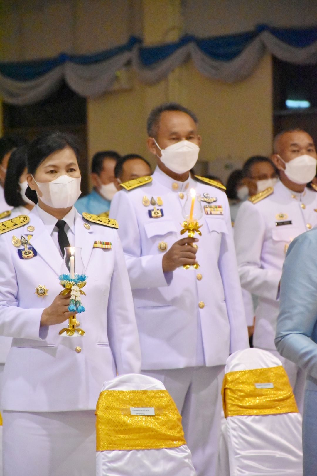 พช.มหาสารคาม ร่วมพิธีถวายเครื่องราชสักการะและวางพานพุ่มและจุดเทียนถวายพระพรชัยมงคล เนื่องในโอกาสมหามงคลเฉลิมพระชนมพรรษา 90 พรรษา 12 สิงหาคม 2565