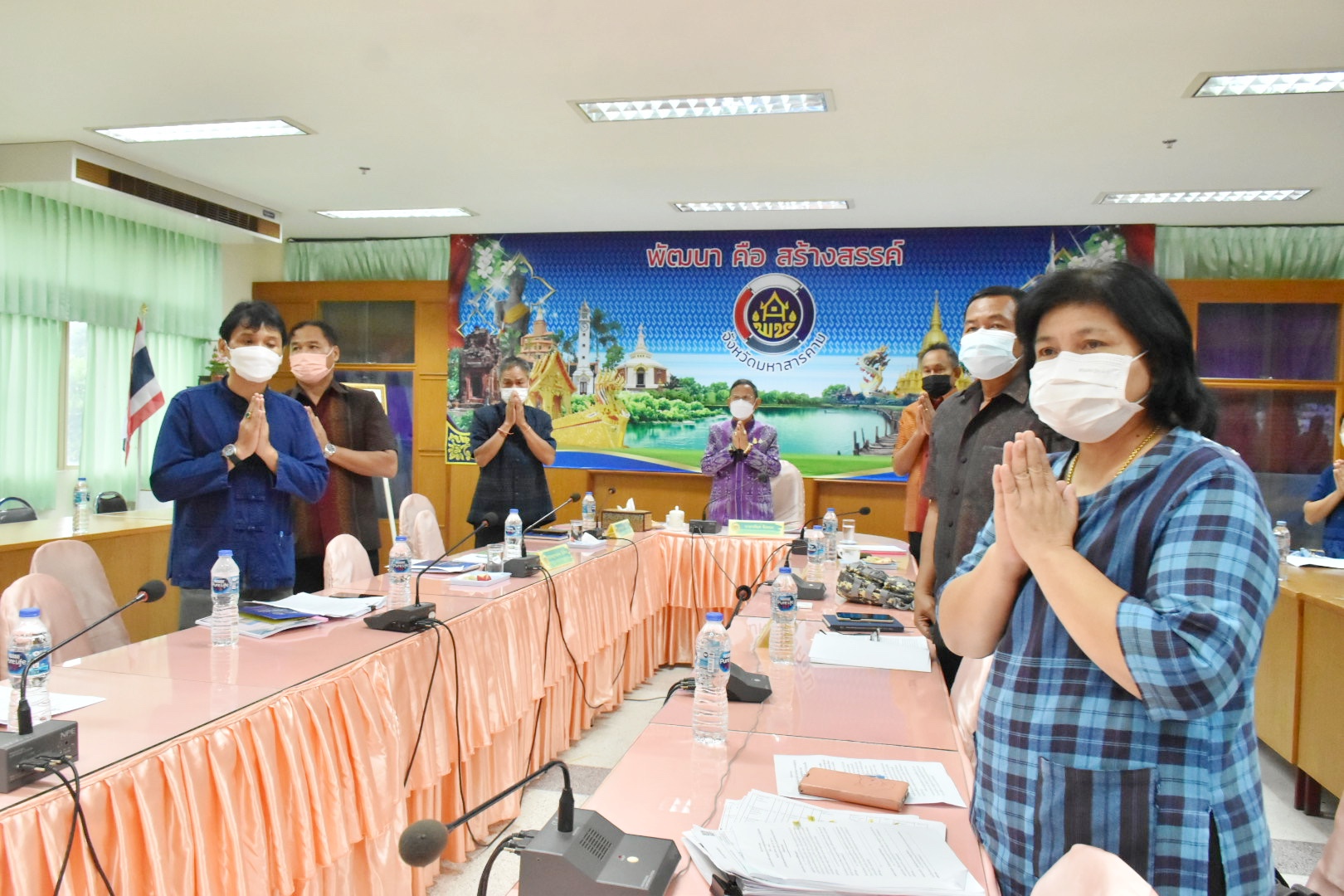 นายวสันต์ ชิงชนะ ผู้ตรวจราชการกรมการพัฒนาชุมชน ร่วมกับ พช.มหาสารคาม ประชุมประจำเดือนกรมการพัฒนาชุมชน ครั้งที่ 8/2565 ผ่านระบบ Conference
