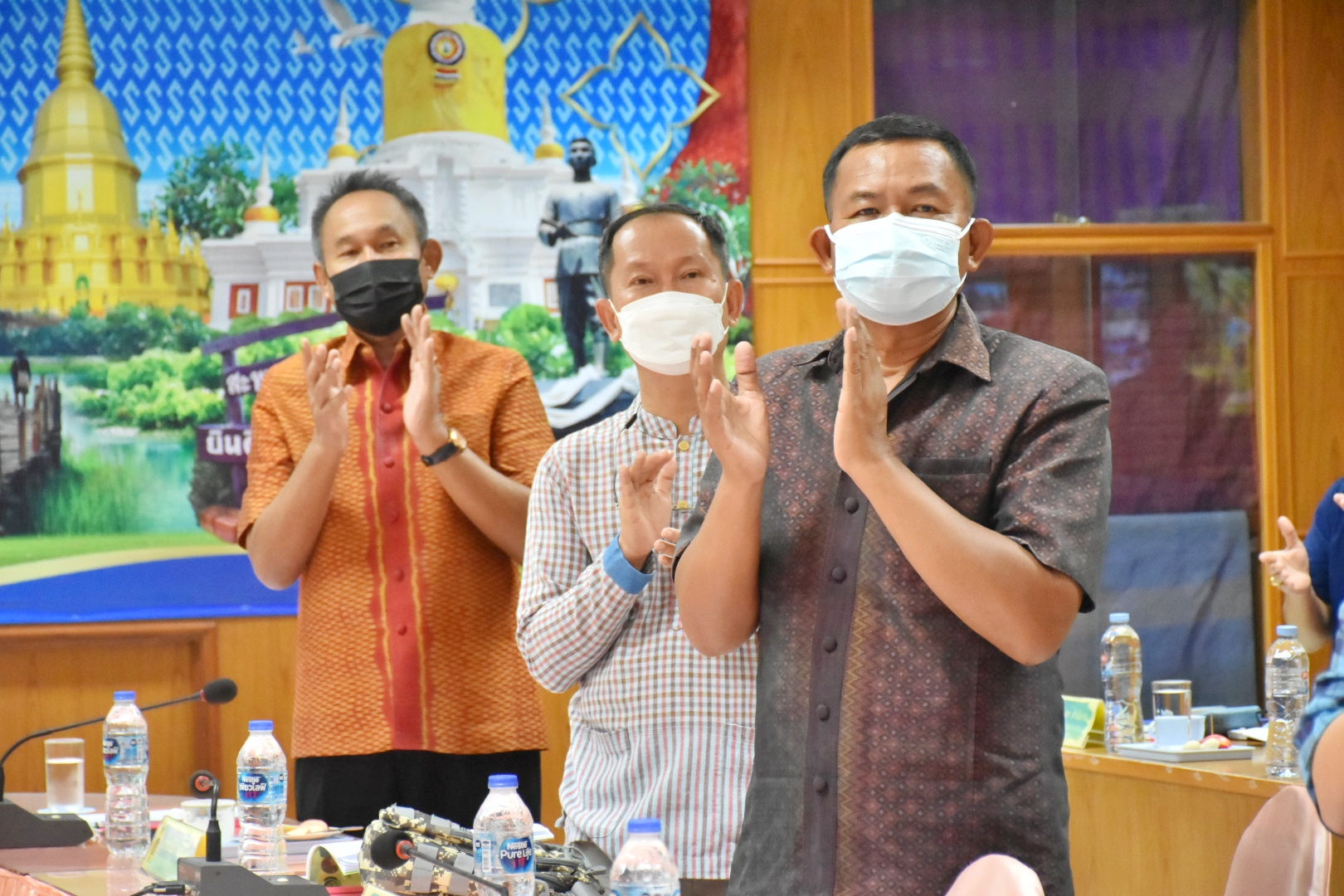 นายวสันต์ ชิงชนะ ผู้ตรวจราชการกรมการพัฒนาชุมชน ร่วมกับ พช.มหาสารคาม ประชุมประจำเดือนกรมการพัฒนาชุมชน ครั้งที่ 8/2565 ผ่านระบบ Conference