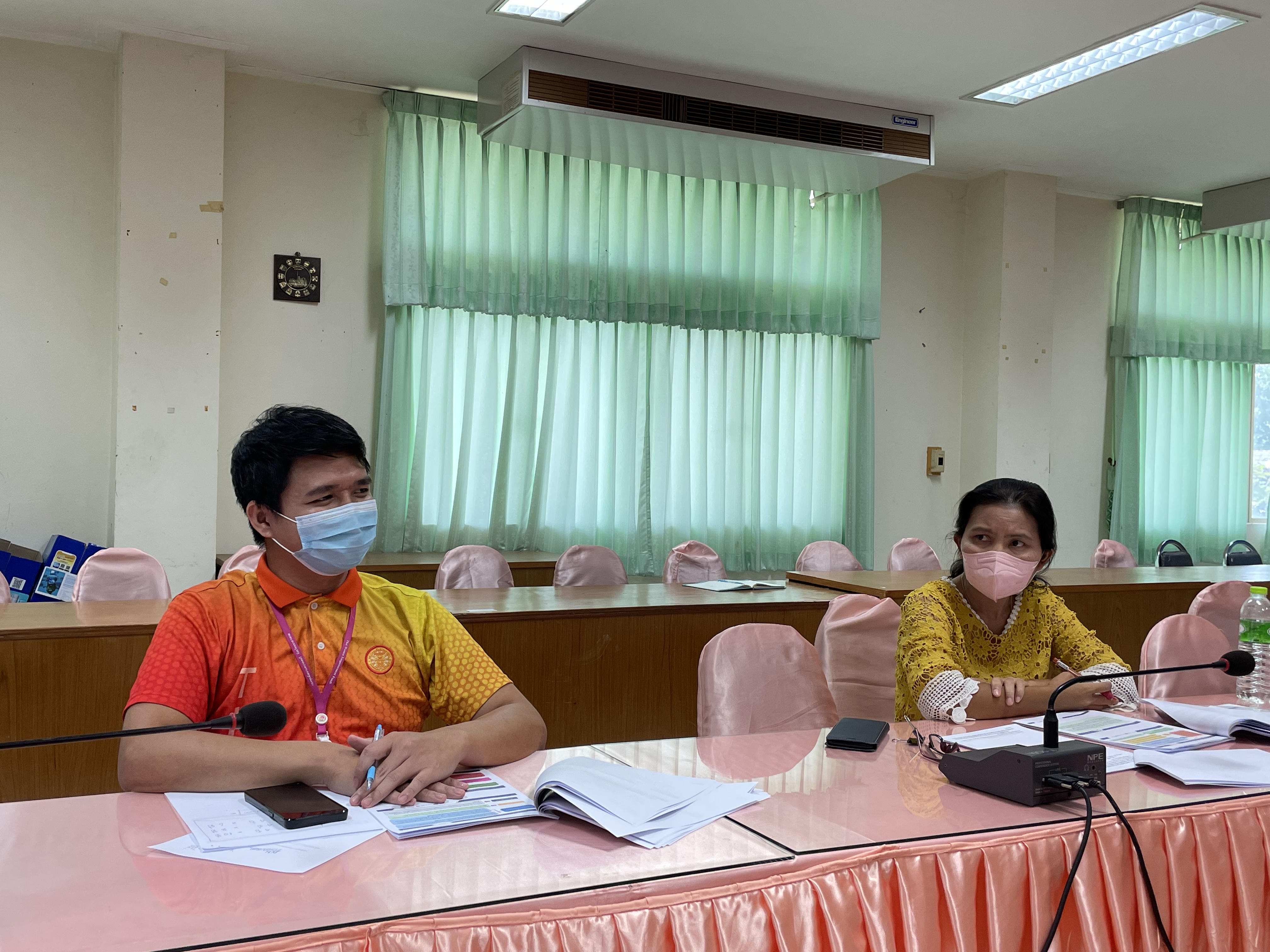 พช.มหาสารคาม ร่วมประชุมชี้แจ้ง เร่งรัด กำกับ ติดตาม การดำเนินงานกองทุนพัฒนาบทบาทสตรี ผ่านระบบวีดิทัศน์ทางไกล (Video Conference) ครั้งที่ 5/2565