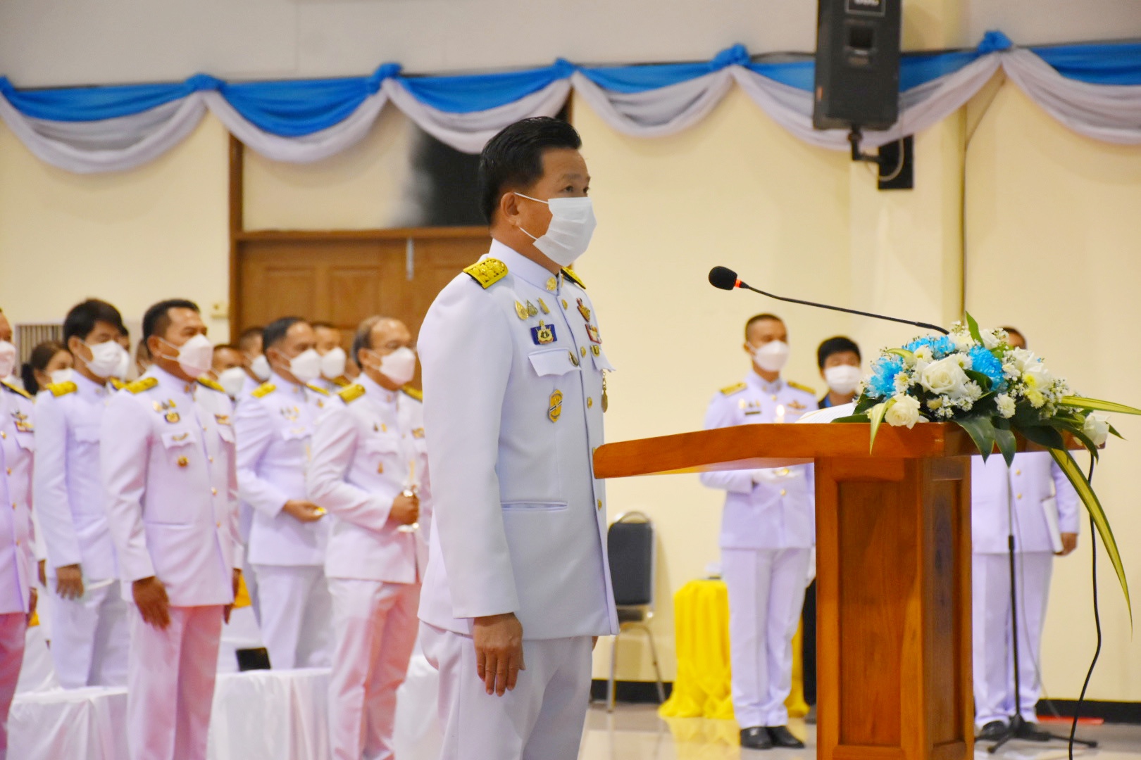พช.มหาสารคาม ร่วมพิธีถวายเครื่องราชสักการะและวางพานพุ่มและจุดเทียนถวายพระพรชัยมงคล เนื่องในโอกาสมหามงคลเฉลิมพระชนมพรรษา 90 พรรษา 12 สิงหาคม 2565