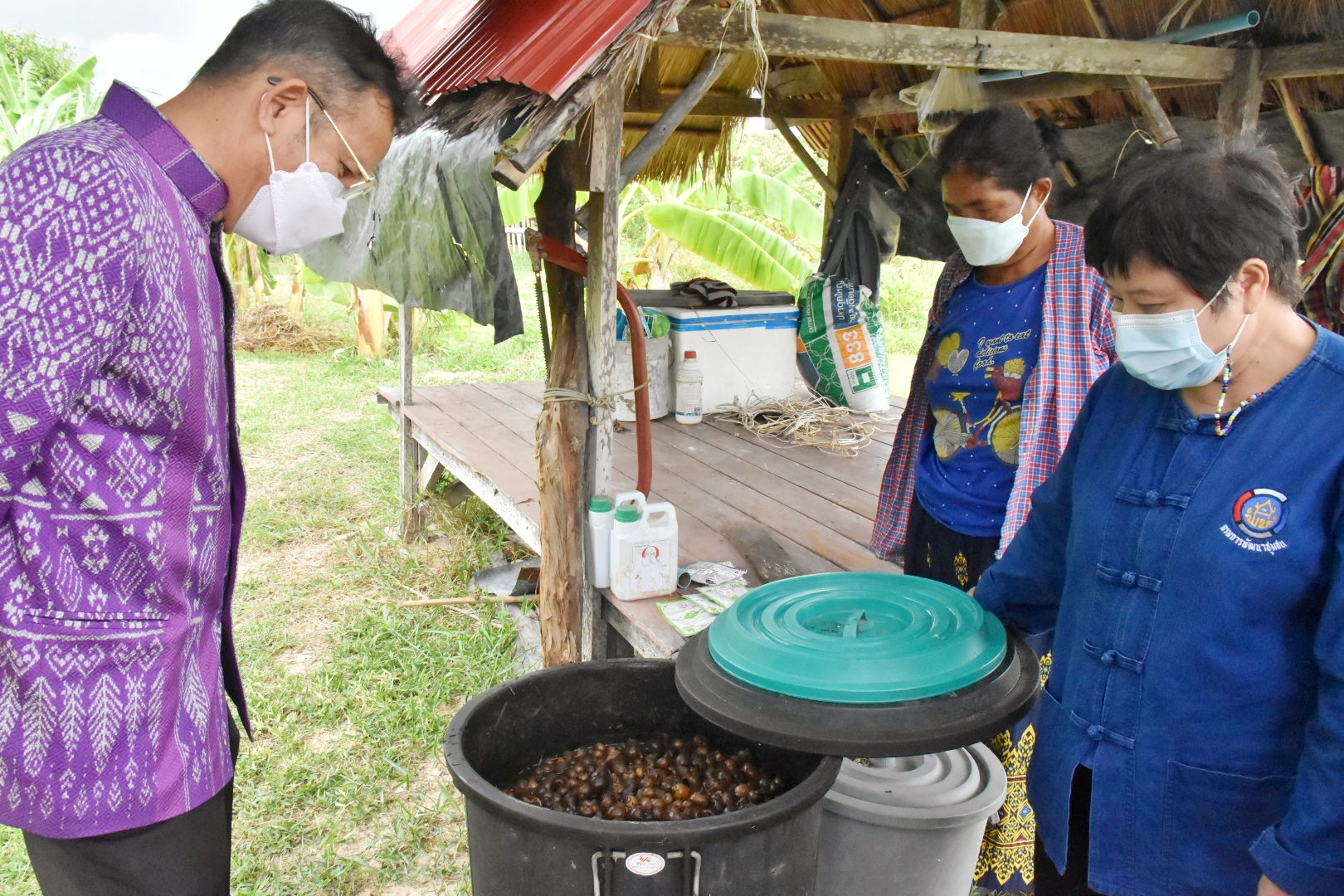 ผู้ตรวจราชการกรมการพัฒนาชุมชน ปลื้ม โคก หนอง นาพช.มหาสารคาม เห็นผล สร้างความมั่นคงทางอาหาร