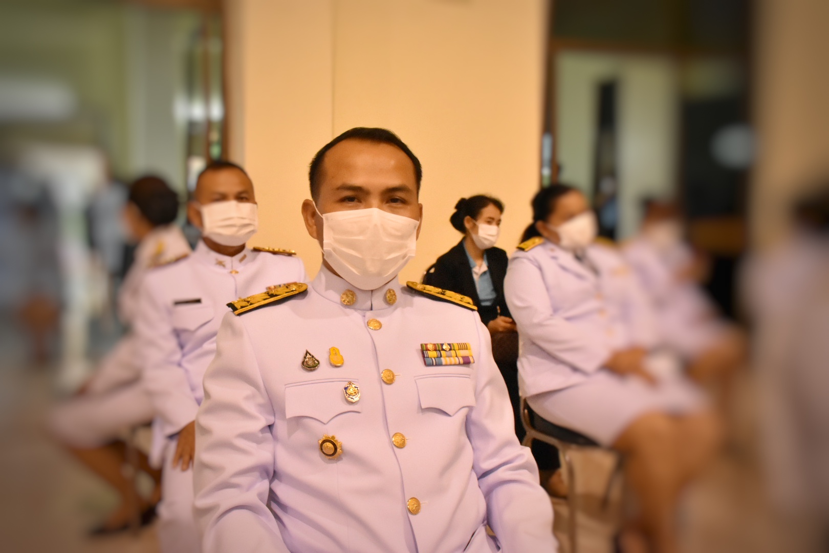 พช.มหาสารคาม ร่วมพิธีถวายเครื่องราชสักการะและวางพานพุ่มและจุดเทียนถวายพระพรชัยมงคล เนื่องในโอกาสมหามงคลเฉลิมพระชนมพรรษา 90 พรรษา 12 สิงหาคม 2565