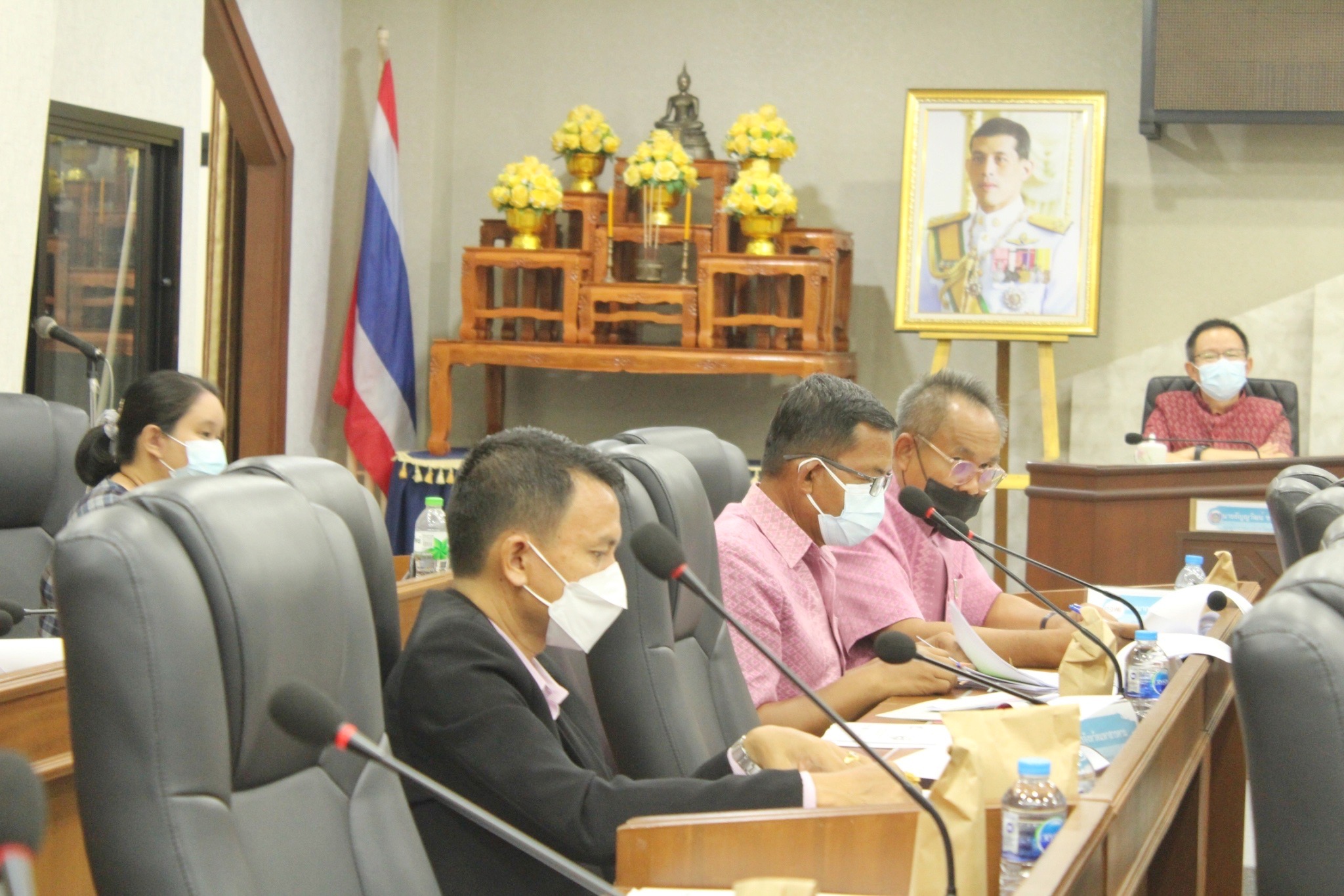ผู้ว่าราชการจังหวัดมหาสารคาม ประชุมคณะกรรมการบริหารศูนย์อำนวยการขจัดความยากจนและพัฒนาคนทุกช่วงวัยอย่างยั่งยืนตามหลักปรัชญาของเศรษฐกิจพอเพียงจังหวัดมหาสารคาม (คจพ.จ) ครั้งที่ 6/2565