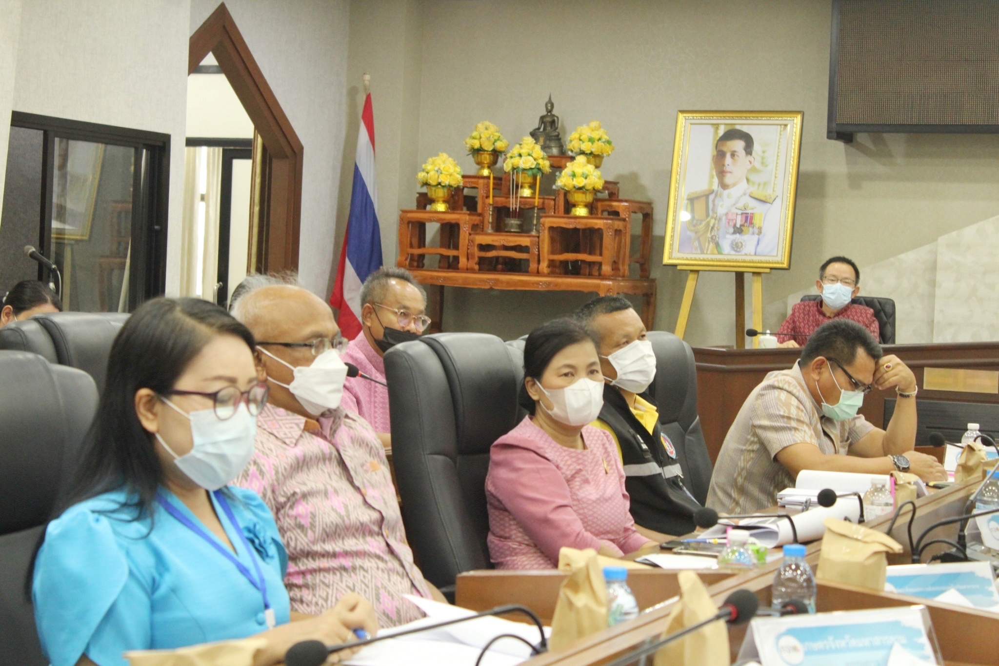 ผู้ว่าราชการจังหวัดมหาสารคาม ประชุมคณะกรรมการบริหารศูนย์อำนวยการขจัดความยากจนและพัฒนาคนทุกช่วงวัยอย่างยั่งยืนตามหลักปรัชญาของเศรษฐกิจพอเพียงจังหวัดมหาสารคาม (คจพ.จ) ครั้งที่ 6/2565