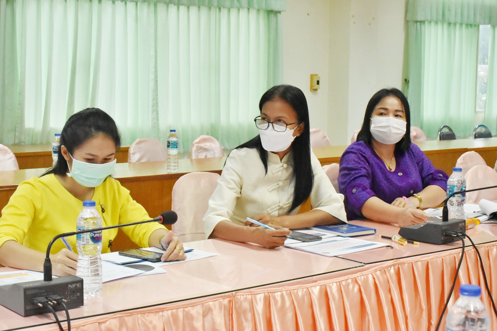 นายวสันต์ ชิงชนะ ผู้ตรวจราชการกรมการพัฒนาชุมชน ร่วมกับ พช.มหาสารคาม ประชุมประจำเดือนกรมการพัฒนาชุมชน ครั้งที่ 8/2565 ผ่านระบบ Conference