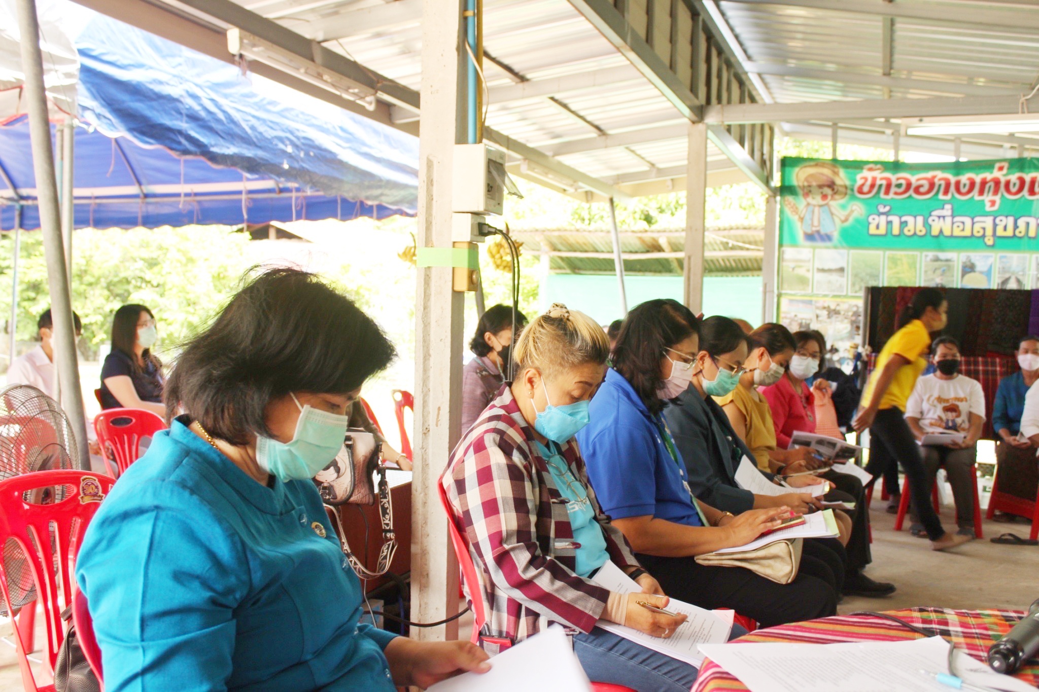 พช.มหาสารคามประชุมคณะทำงานด้านการพัฒนาเศรษฐกิจฐานรากและประชารัฐจังหวัดมหาสารคาม (E๓) ร่วมกับผู้เกี่ยวข้องครั้งที่  ๒/ ๒๕๖๕