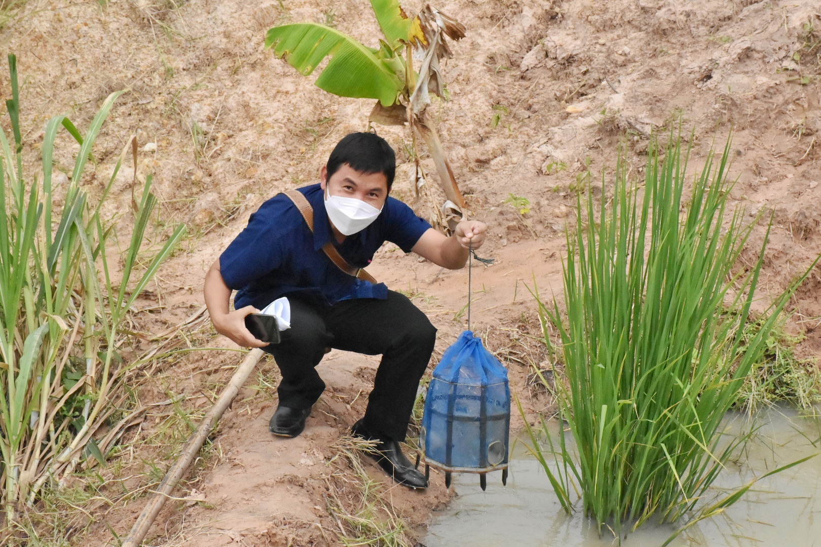 ผู้ตรวจราชการกรมการพัฒนาชุมชน ปลื้ม โคก หนอง นาพช.มหาสารคาม เห็นผล สร้างความมั่นคงทางอาหาร