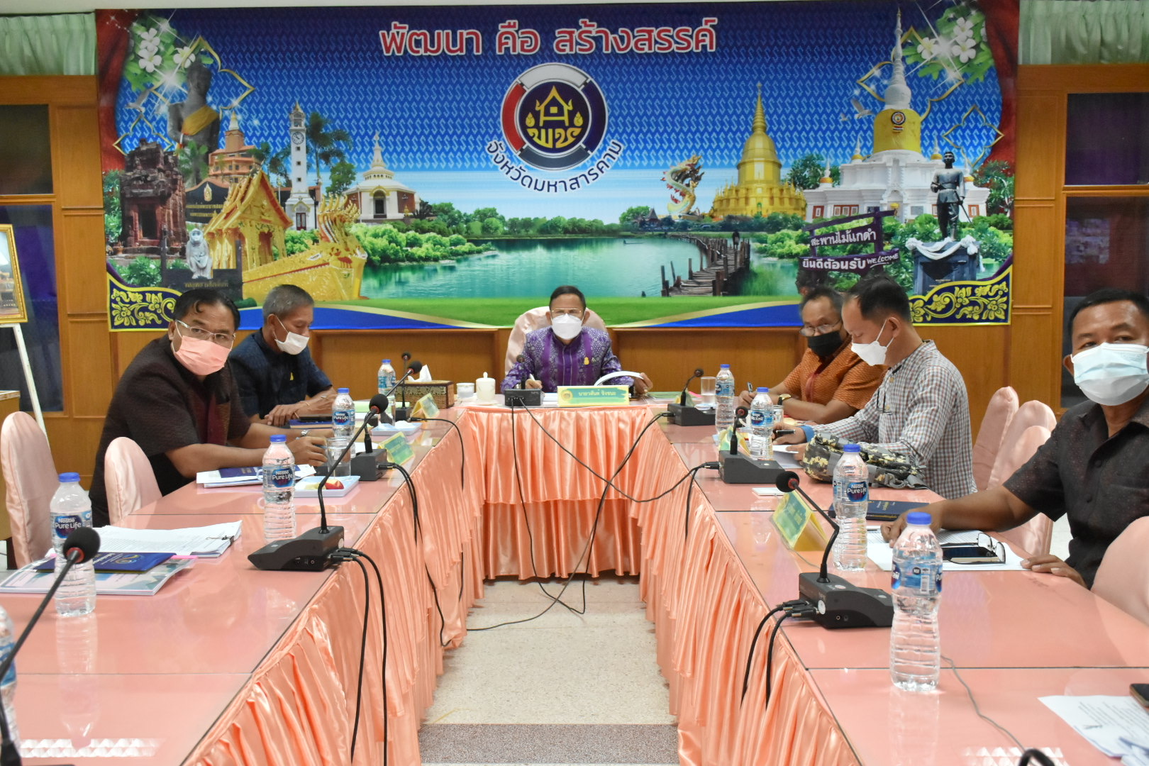 นายวสันต์ ชิงชนะ ผู้ตรวจราชการกรมการพัฒนาชุมชน ร่วมกับ พช.มหาสารคาม ประชุมประจำเดือนกรมการพัฒนาชุมชน ครั้งที่ 8/2565 ผ่านระบบ Conference