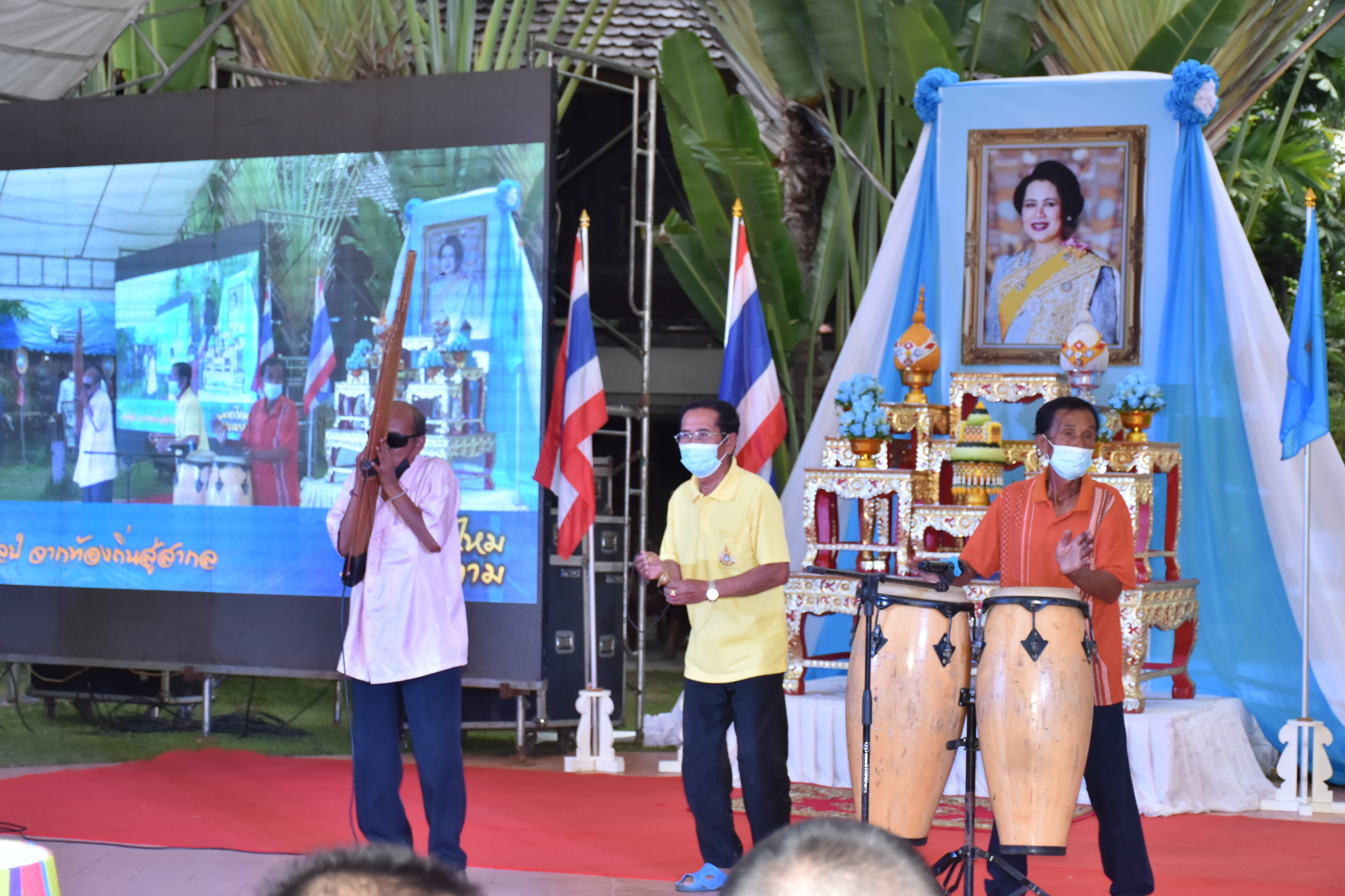 พช.มหาสารคาม ร่วมงานภูษาศิลป์ จากท้องถิ่นสู่สากล “มหาไหมเมืองคาม” พร้อมร่วมพิธีลงนามบันทึกข้อตกลงความร่วมมือ “โครงการยกระดับการย้อมเส้นด้ายจากผงสีธรรมชาติ”