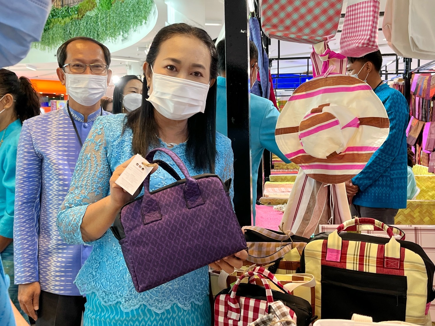 เปิดแล้ว!! งาน “OHO OTOP MAHASARAKHAM” ภายใต้โครงการส่งเสริมกระบวนการเครือข่ายองค์ความรู้ (Knowledge-Based OTOP : KBO) จังหวัดมหาสารคาม ประจำปี พ.ศ. 2565