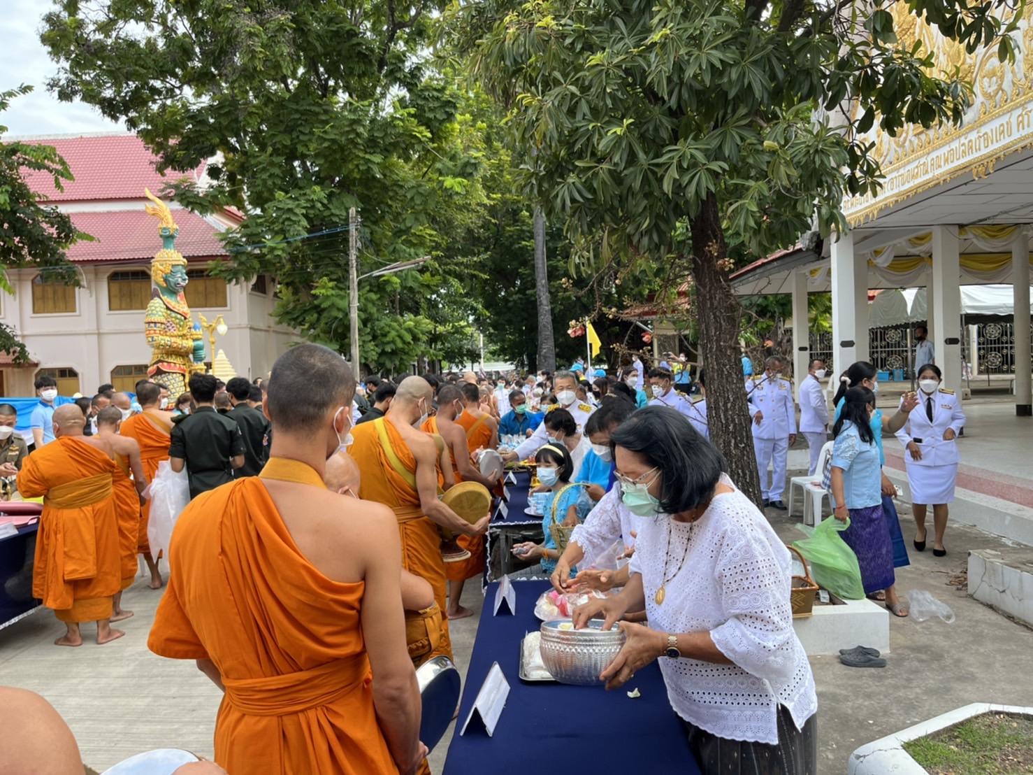 พช.มหาสารคาม ร่วมกิจกรรมเฉลิมพระเกียรติสมเด็จพระนางเจ้าสิริกิติ์ พระบรมราชินีนาถ พระบรมราชชนนีพันปีหลวง เนื่องในโอกาสมหามงคลเฉลิมพระชนมพรรษา 90 พรรษา 12 สิงหาคม 2565
