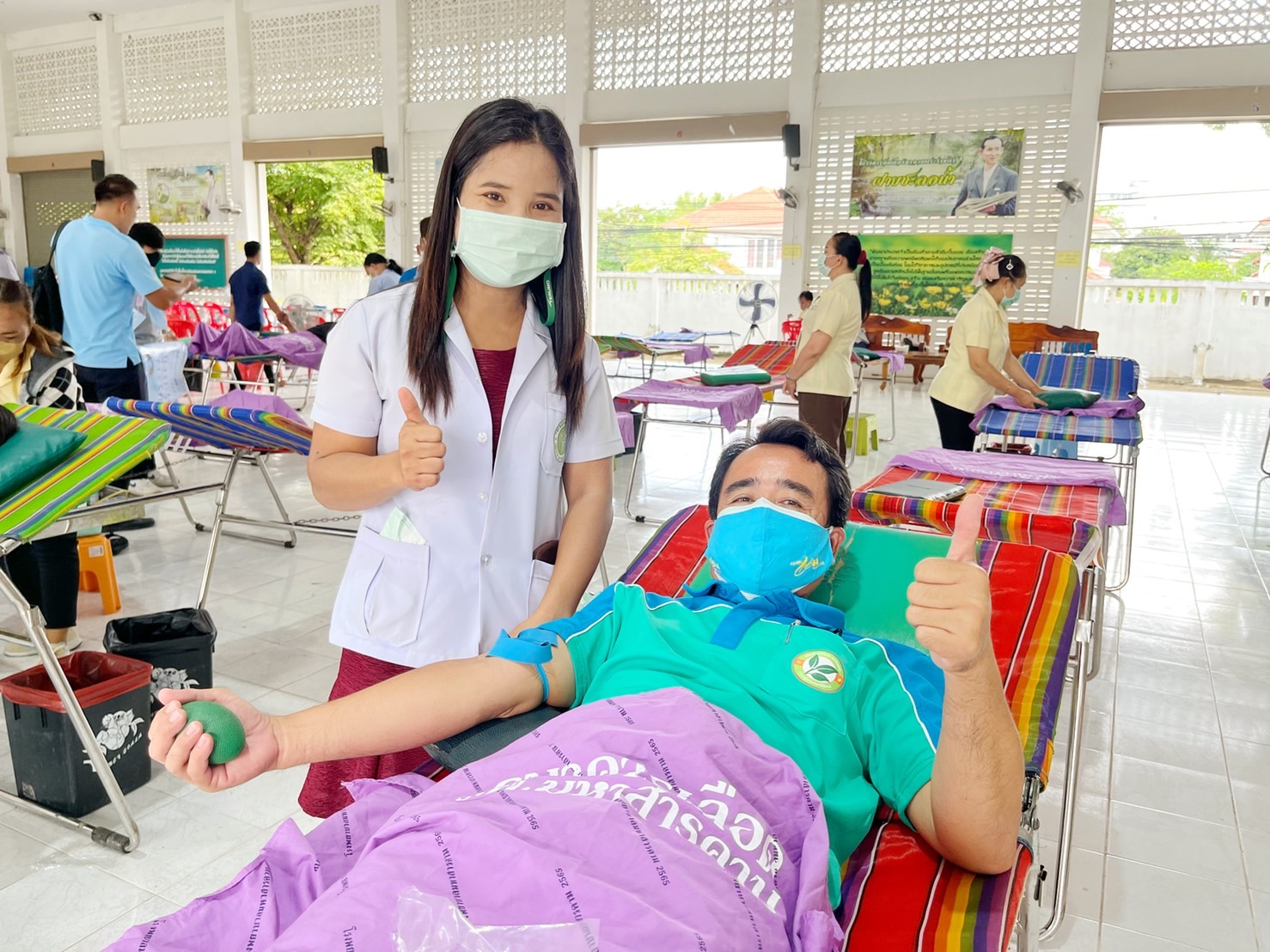 พช.มหาสารคาม ร่วมกับอำเภอเมืองมหาสารคาม สำนักงานเหล่ากาชาดจังหวัดมหาสารคาม จัดโครงการบริจาคโลหิต “90 พรรษา 90 ล้านซีซี ถวายราชสดุดีสมเด็จพระบรมราชชนนีพันปีหลวง”