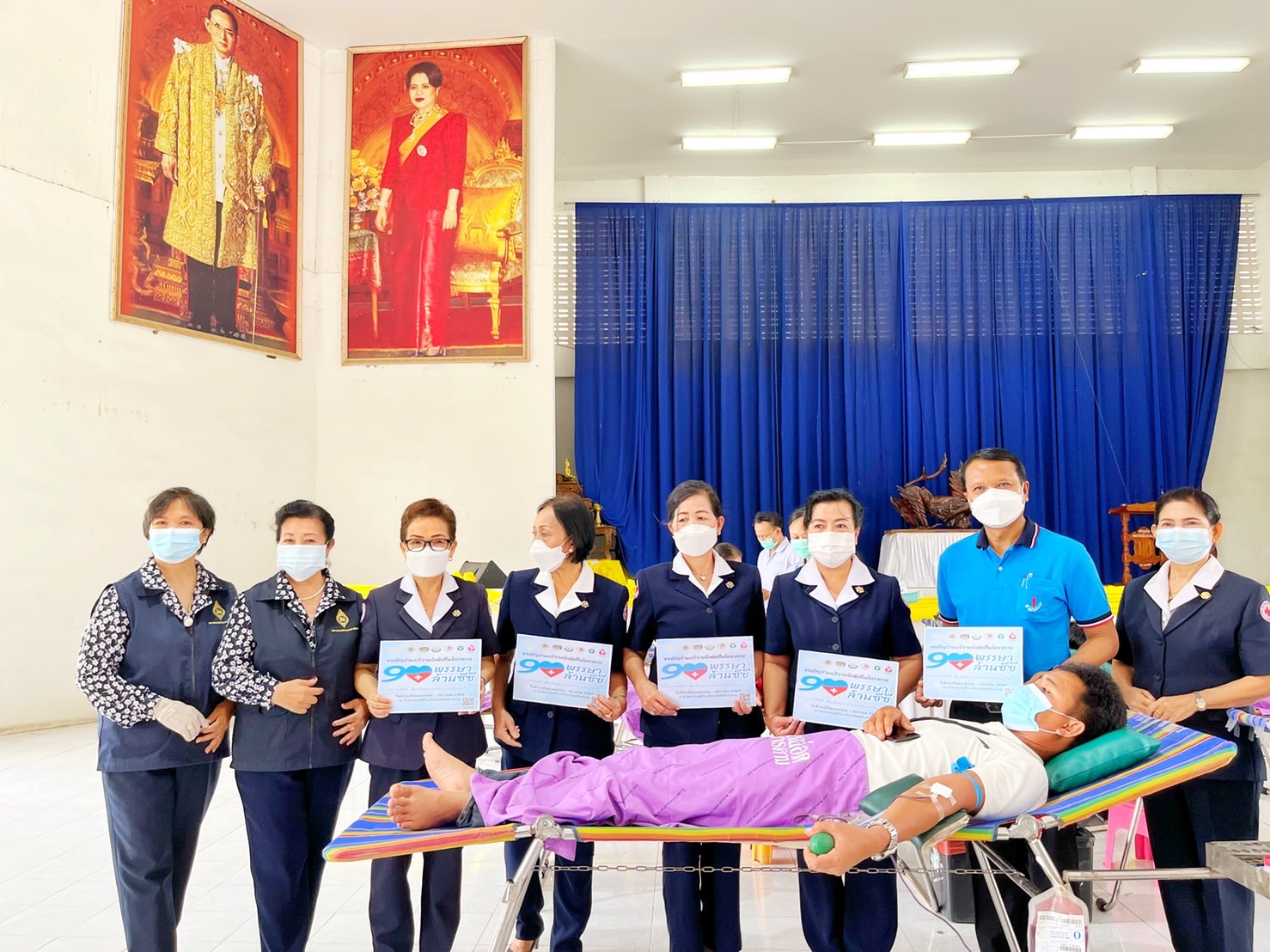 พช.มหาสารคาม ร่วมกับอำเภอเมืองมหาสารคาม สำนักงานเหล่ากาชาดจังหวัดมหาสารคาม จัดโครงการบริจาคโลหิต “90 พรรษา 90 ล้านซีซี ถวายราชสดุดีสมเด็จพระบรมราชชนนีพันปีหลวง”