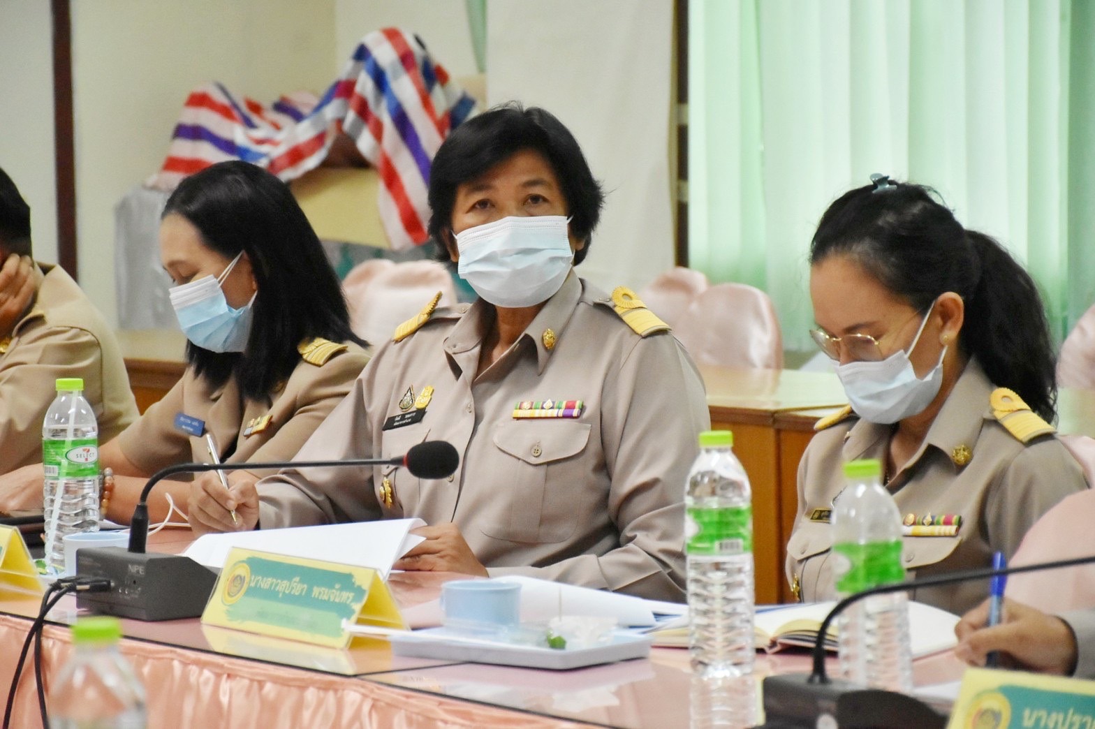 นางนวลจันทร์ ศรีมงคล ผู้ตรวจราชการกรมการพัฒนาชุมชน ปฏิบัติหน้าที่ผู้อำนวยการสำนักงานกองทุนพัฒนาบทบาทสตรี ติดตามสนับสนุนการขับเคลื่อนการดำเนินงานกองทุนพัฒนาบทบาทสตรี จังหวัดมหาสารคาม