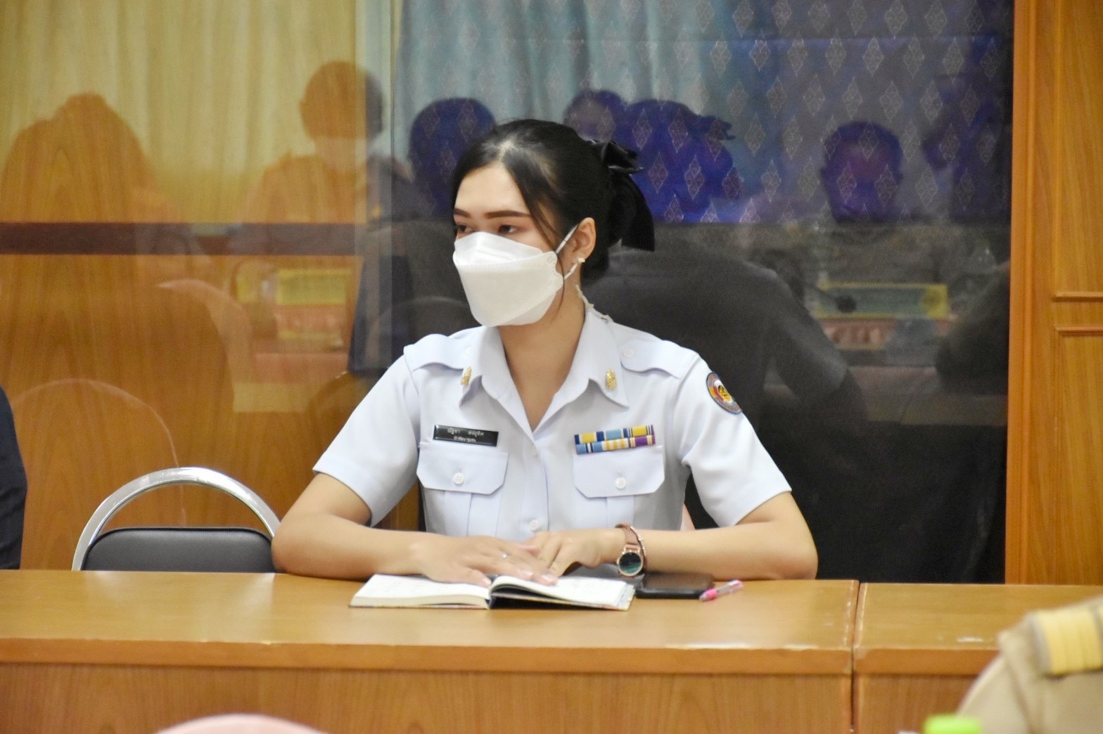 นางนวลจันทร์ ศรีมงคล ผู้ตรวจราชการกรมการพัฒนาชุมชน ปฏิบัติหน้าที่ผู้อำนวยการสำนักงานกองทุนพัฒนาบทบาทสตรี ติดตามสนับสนุนการขับเคลื่อนการดำเนินงานกองทุนพัฒนาบทบาทสตรี จังหวัดมหาสารคาม