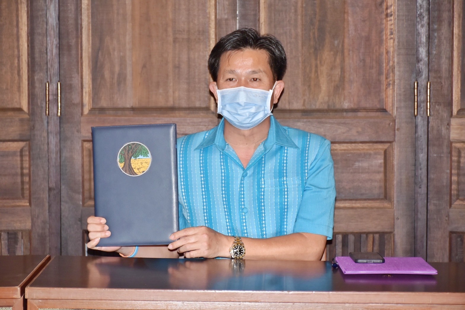 พช.มหาสารคาม ร่วมงานภูษาศิลป์ จากท้องถิ่นสู่สากล “มหาไหมเมืองคาม” พร้อมร่วมพิธีลงนามบันทึกข้อตกลงความร่วมมือ “โครงการยกระดับการย้อมเส้นด้ายจากผงสีธรรมชาติ”