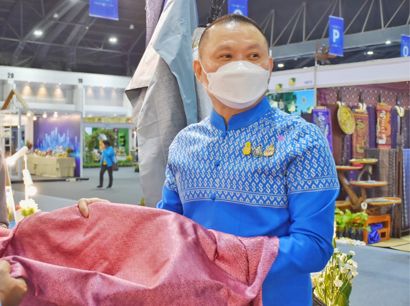 จังหวัดมหาสารคามร่วมพิธีเปิดอย่างยิ่งใหญ่! กับงานศิลปาชีพประทีปไทย OTOP ก้าวไกล ด้วยพระบารมี