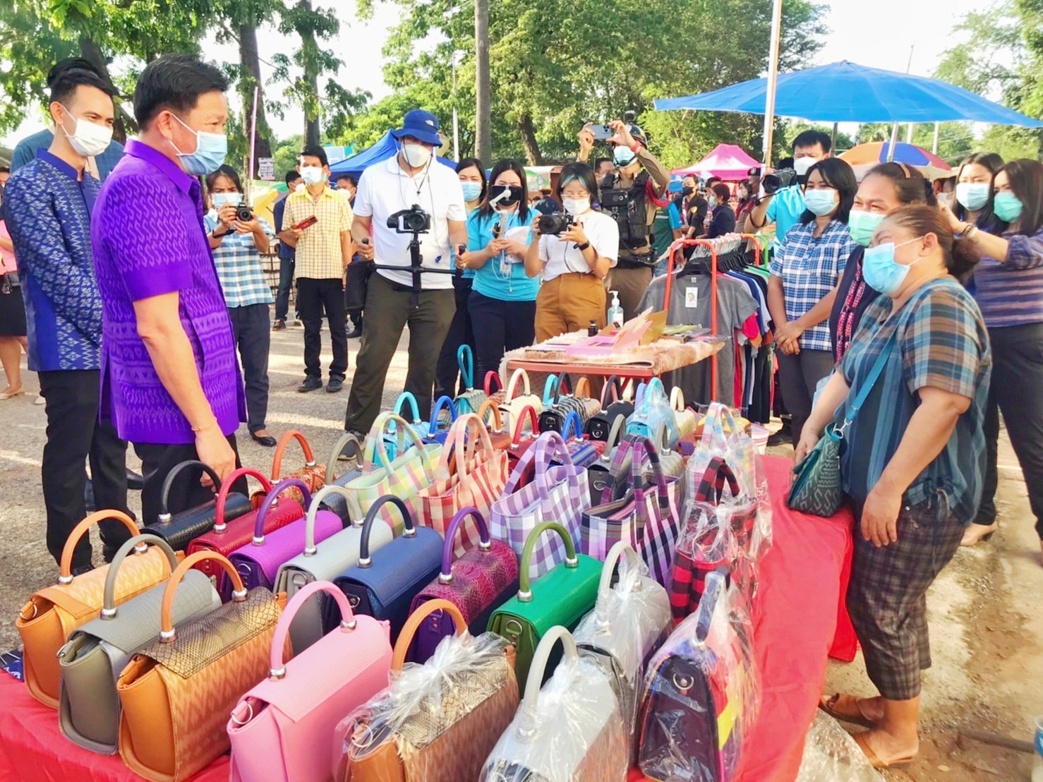 พช.มหาสารคาม ร่วมกิจกรรมเปิด”ตลาดต้องชมแห่งใหม่ของจังหวัดมหาสารคาม” ณ ตลาดถนนคนเดินออนซอนกันทรวิชัย อำเภอกันทรวิชัย จังหวัดมหาสารคาม