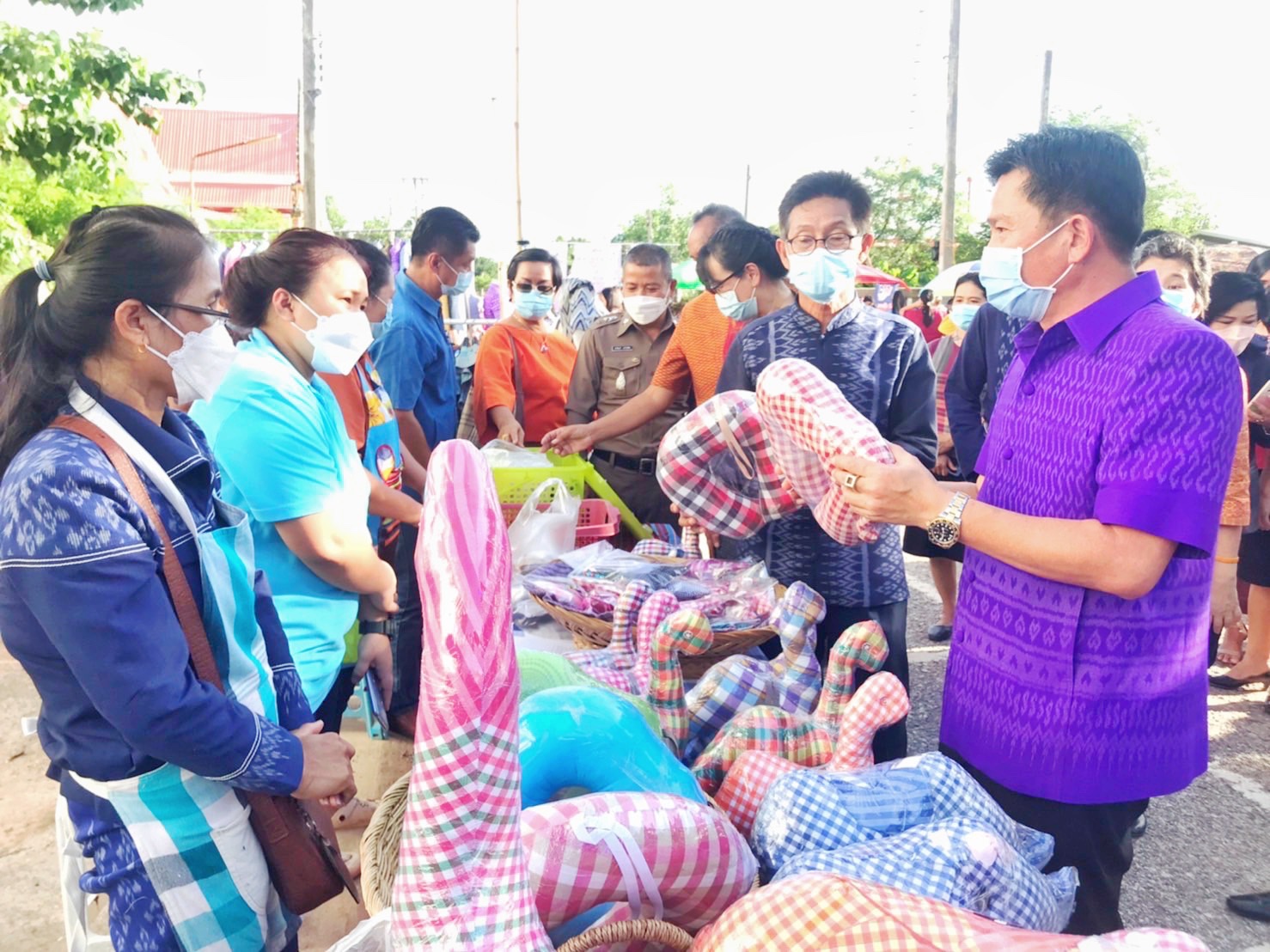 พช.มหาสารคาม ร่วมกิจกรรมเปิด”ตลาดต้องชมแห่งใหม่ของจังหวัดมหาสารคาม” ณ ตลาดถนนคนเดินออนซอนกันทรวิชัย อำเภอกันทรวิชัย จังหวัดมหาสารคาม