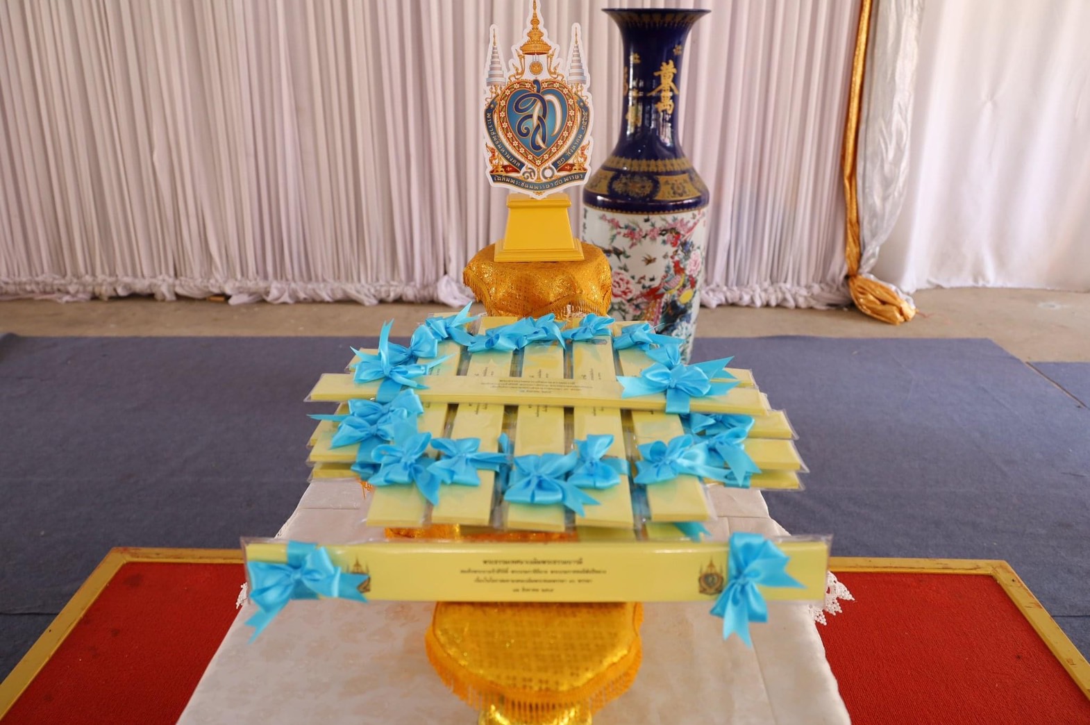 พช.มหาสารคาม ร่วมพิธีมอบคัมภีร์เทศน์เฉลิมพระเกียรติฯ บทพระธรรมเทศนาเฉลิมพระธรรมบารมี ใน “อภินนมัตถจรกถา” เฉลิมพระธรรมบารมีสมเด็จพระนางเจ้าสิริกิติ์ พระบรมราชินีนาถ พระบรมราชชนนีพันปีหลวง